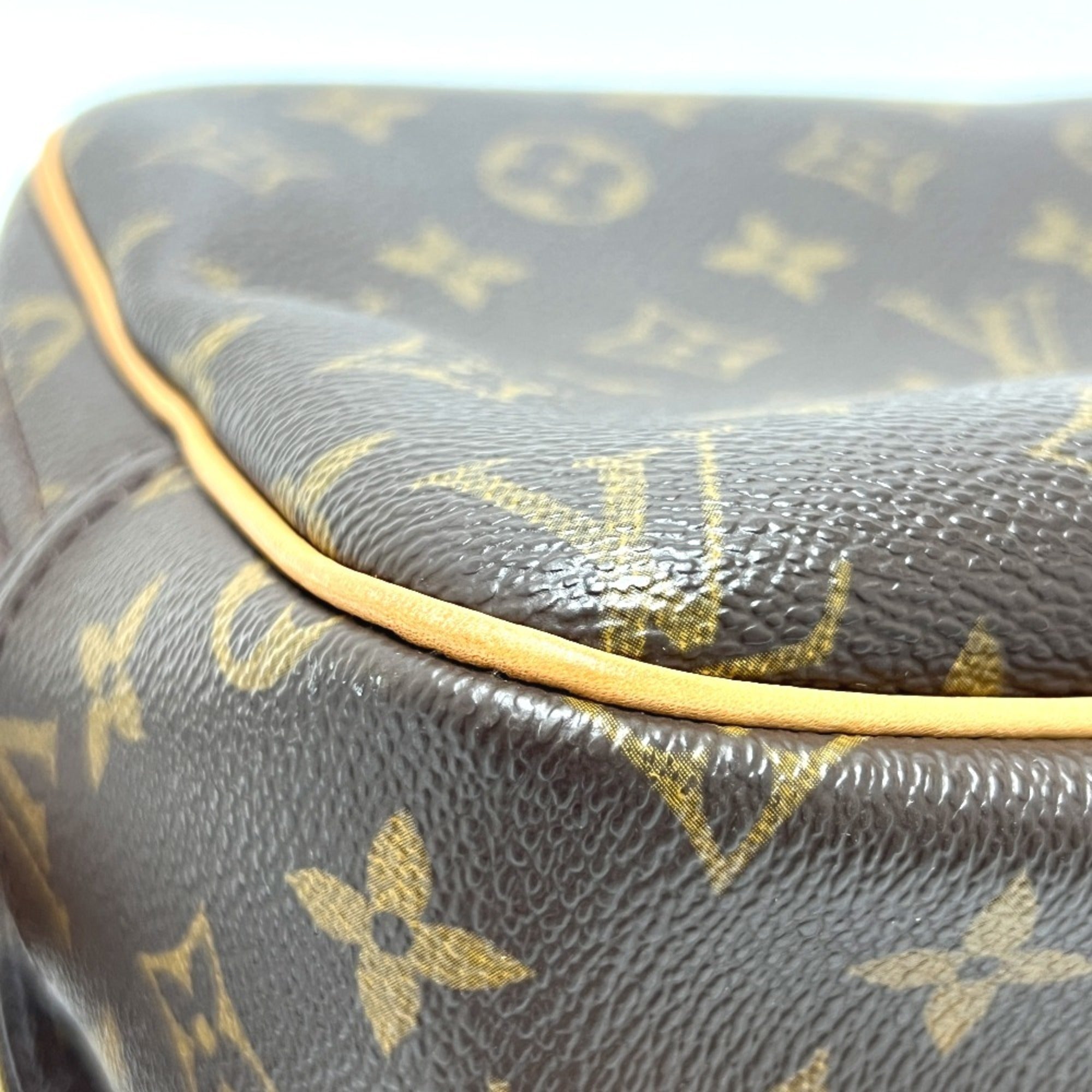 Louis Vuitton Brown Monogram Monogram Shoulder Bag (Pre-Owned)
