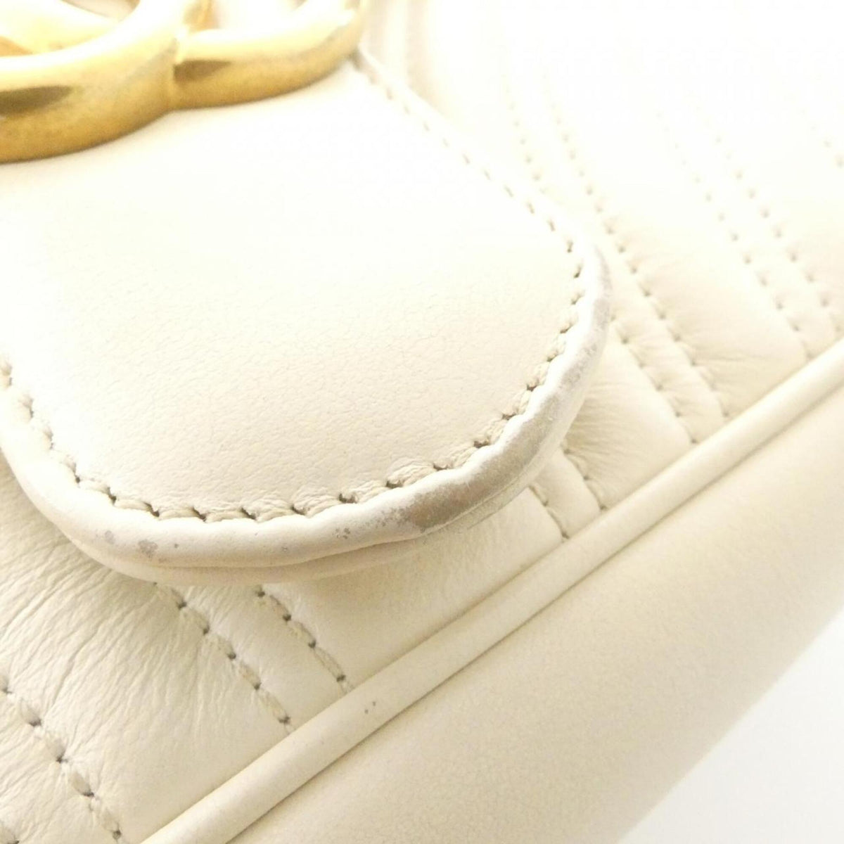 Gucci Off-White Quilting Leather Shoulder Bag (Pre-Owned)