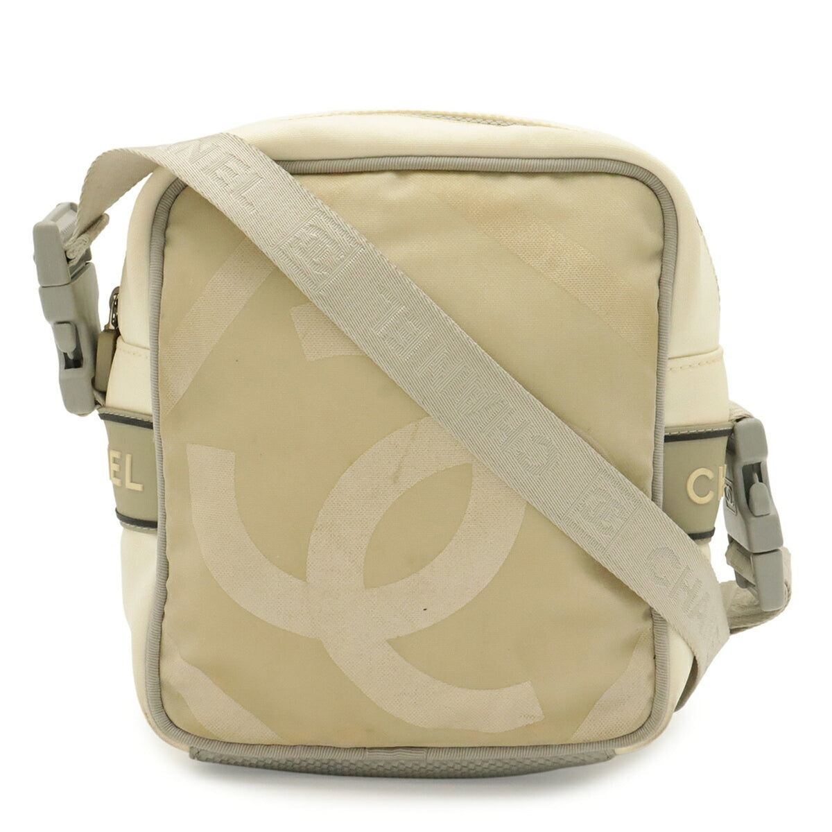 Chanel White Coated Canvas Pochette Shoulder Bag (Pre-Owned)