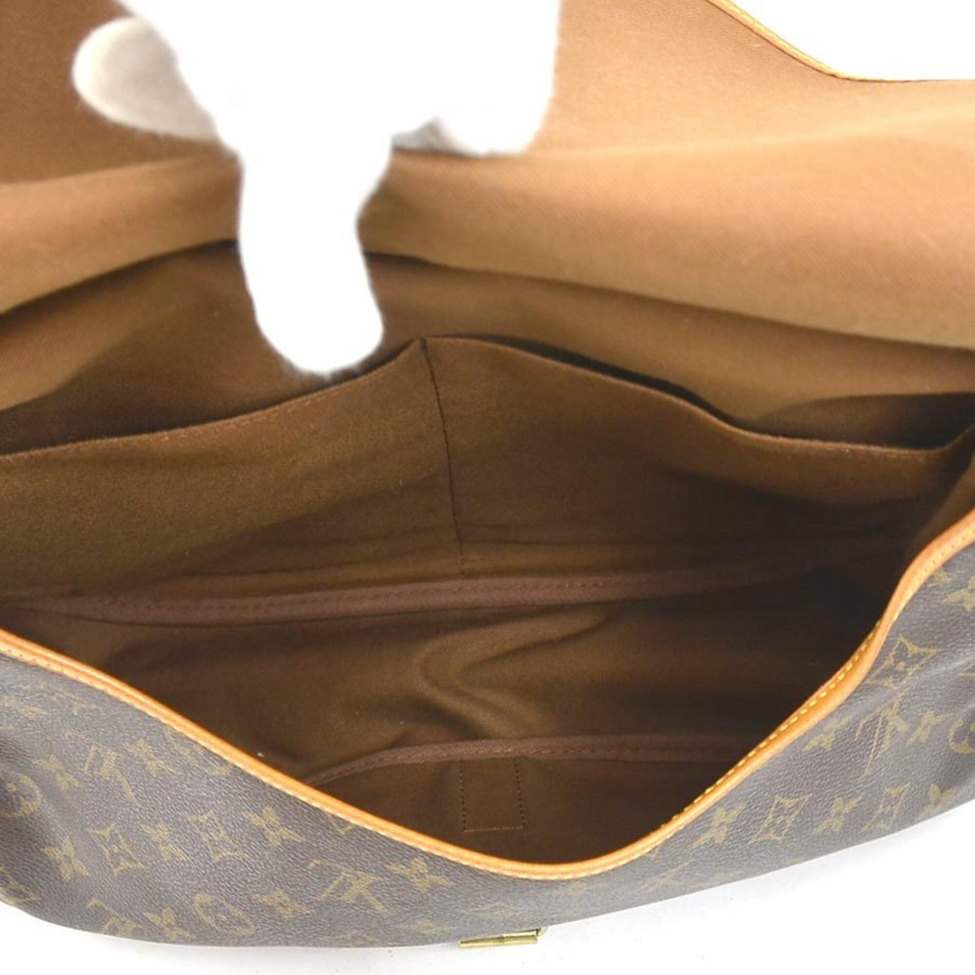 Louis Vuitton Brown Monogram Monogram Shoulder Bag (Pre-Owned)