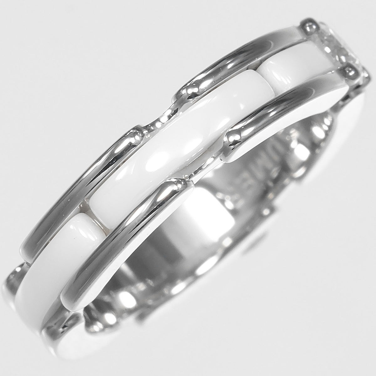 Chanel White Gold (18K) Ceramic Band Ring (Pre-Owned)