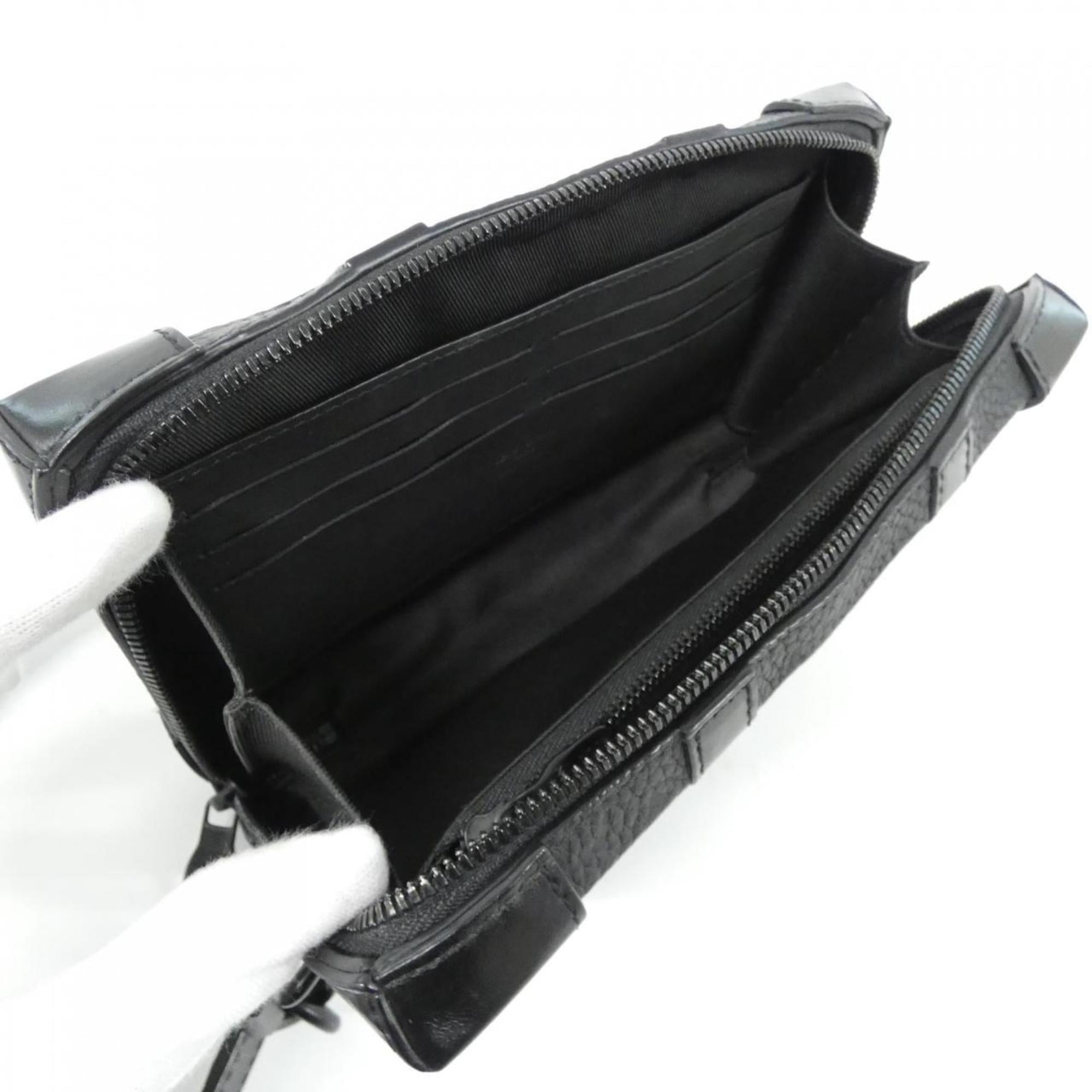 Louis Vuitton Black Leather Shoulder Bag (Pre-Owned)