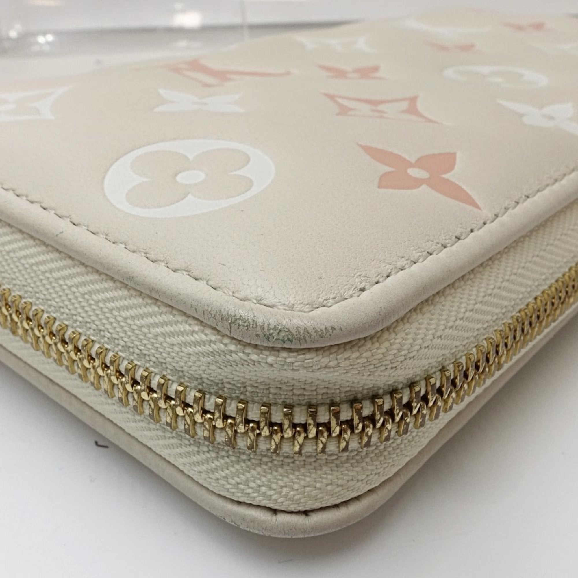 Louis Vuitton Cream Leather Long Wallet (Bi-Fold) (Pre-Owned)