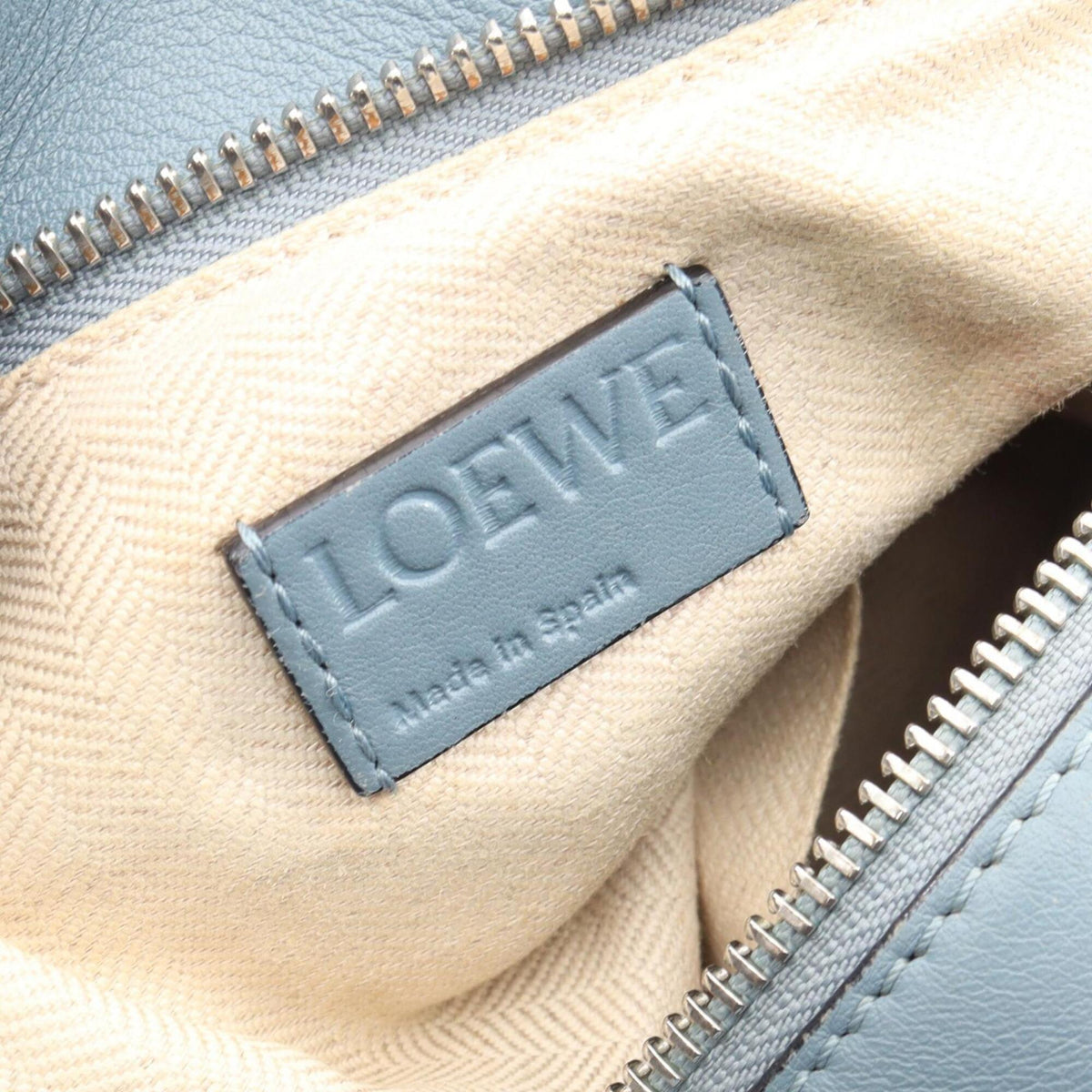 Loewe Blue Leather Handbag (Pre-Owned)