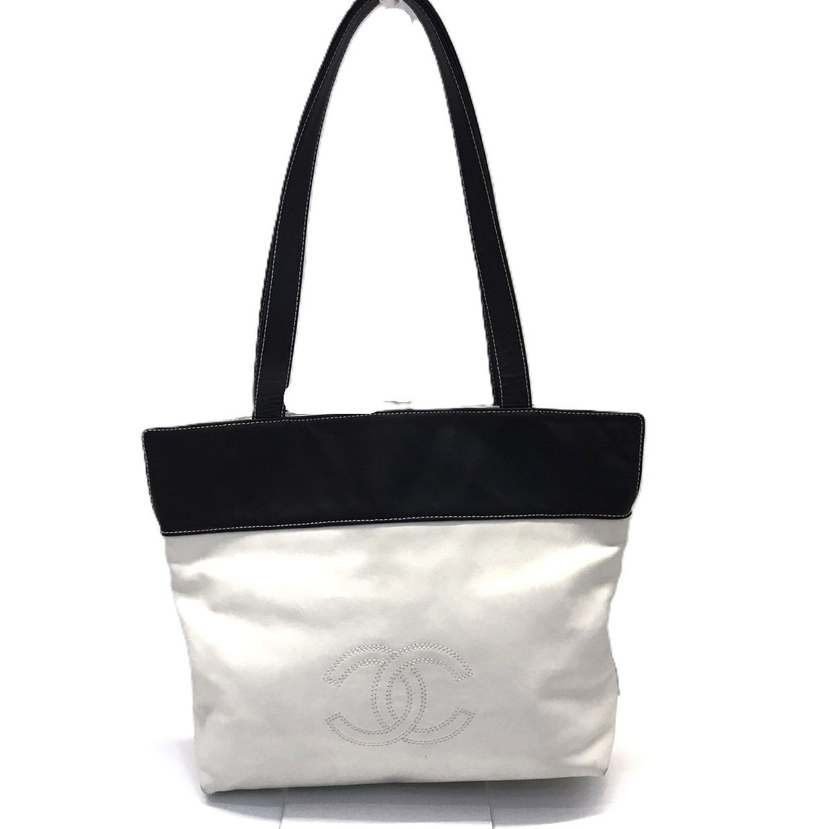 Chanel White Leather Tote Bag (Pre-Owned)