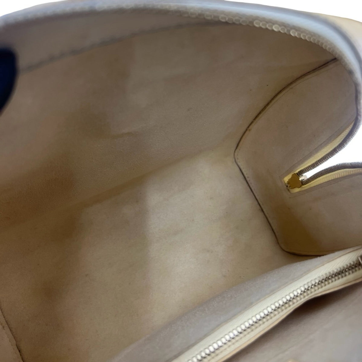 Louis Vuitton Yellow Leather Handbag (Pre-Owned)