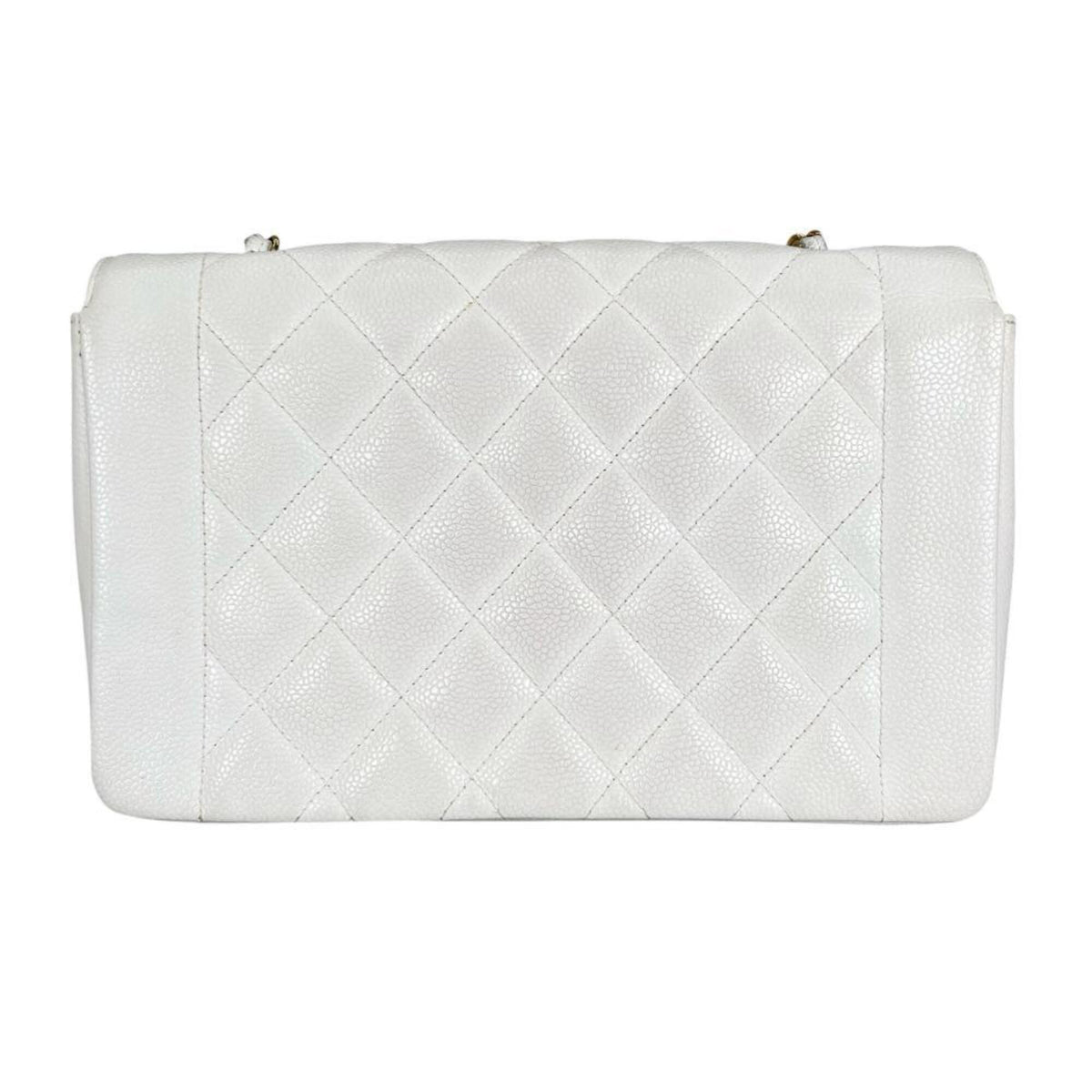 Chanel White Grained Calfskin Shoulder Bag (Pre-Owned)