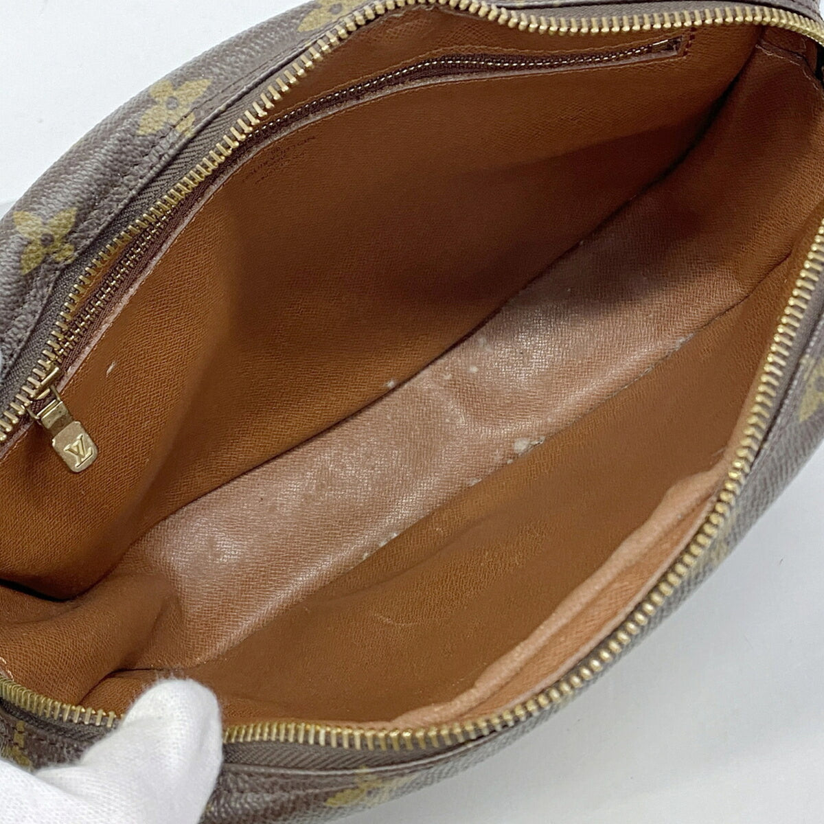 Louis Vuitton Brown Shoulder Bag (Pre-Owned)