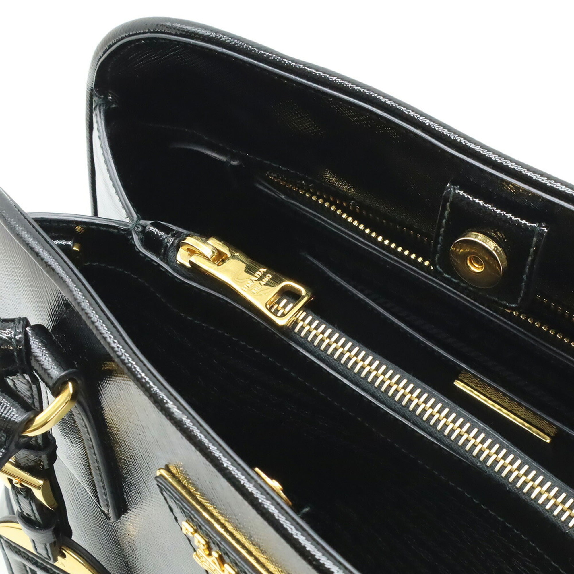 Prada Black Nero Patent Leather Handbag Shoulder Bag (Pre-Owned)