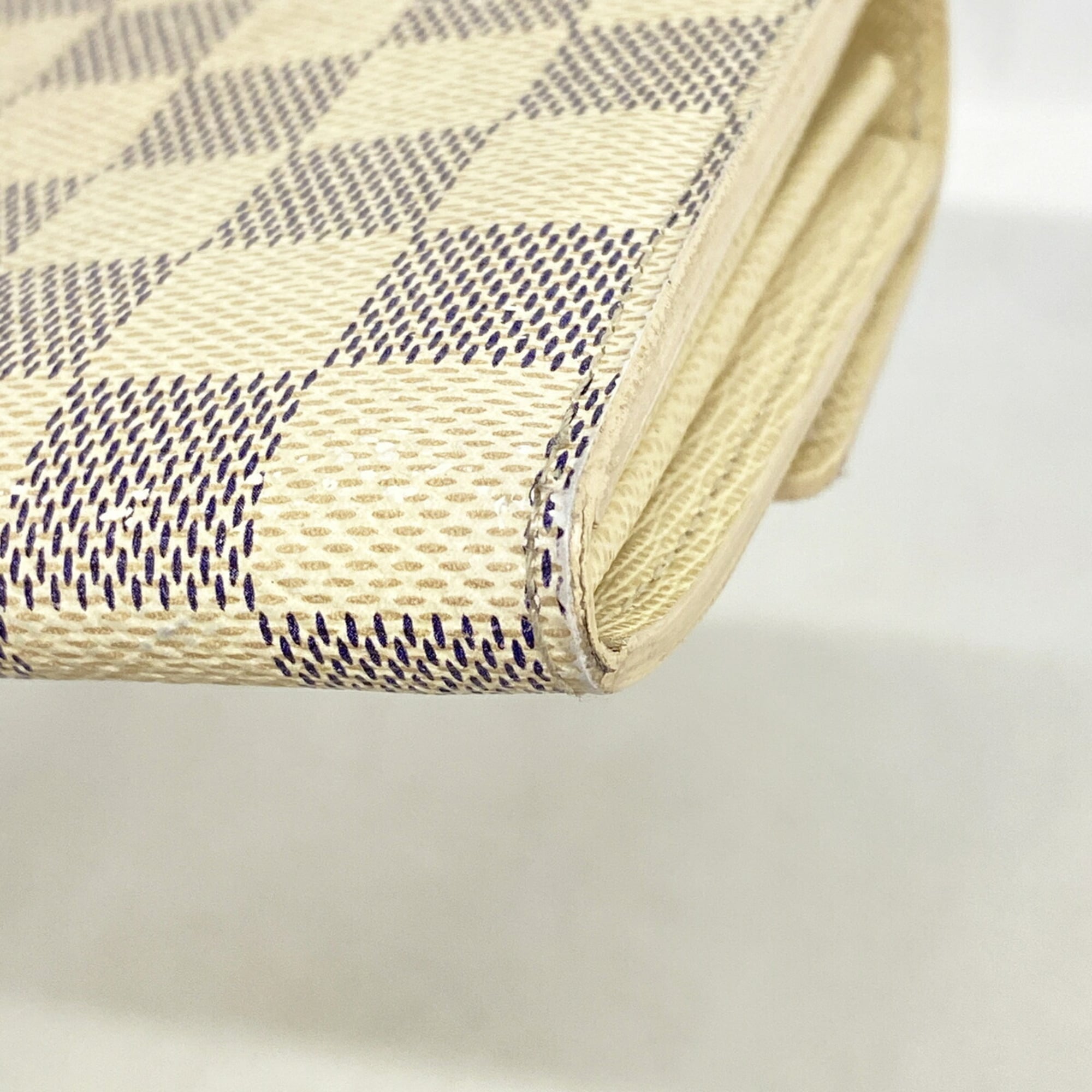 Louis Vuitton White Long Wallet (Bi-Fold) (Pre-Owned)