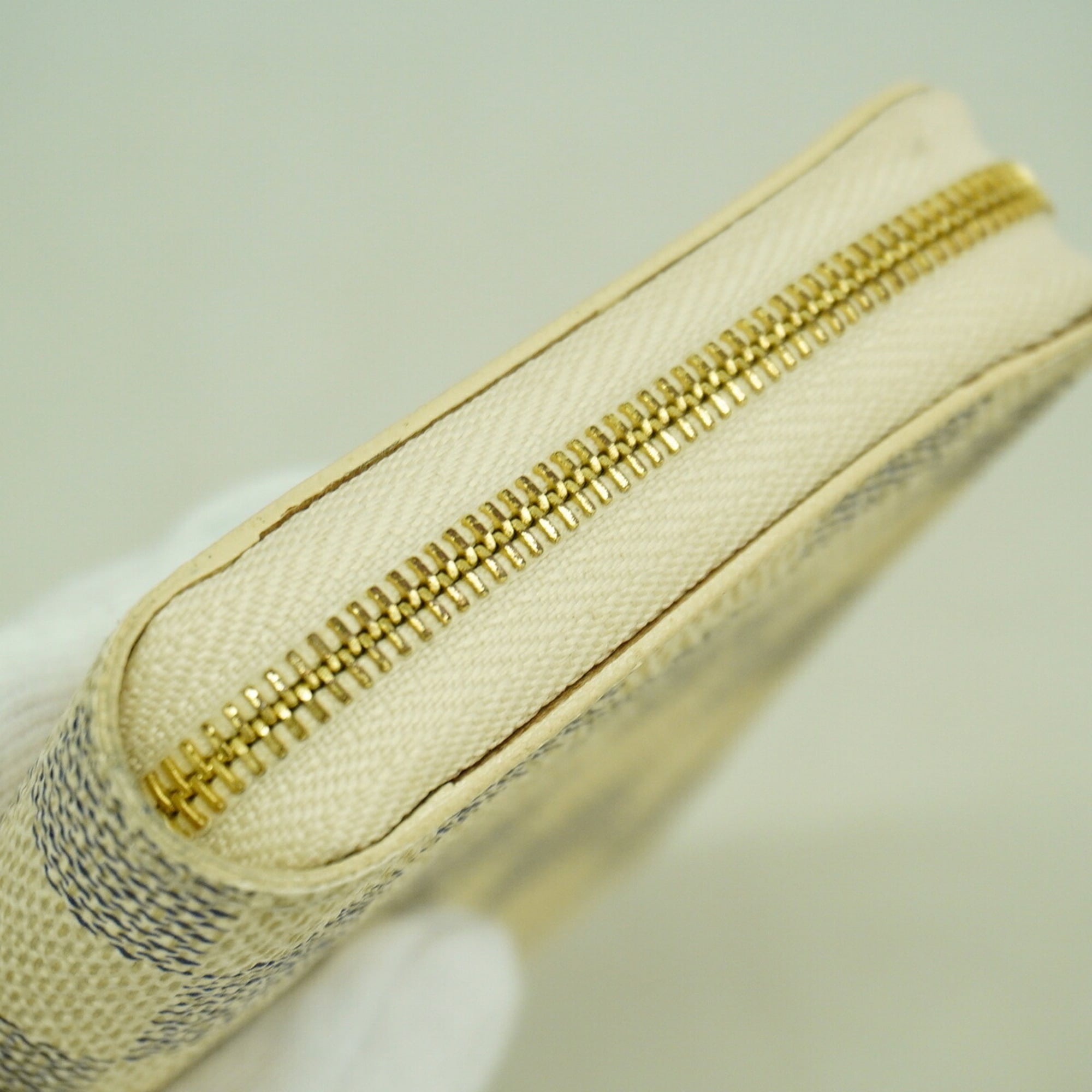 Louis Vuitton White Coin Purse/Coin Case (Pre-Owned)