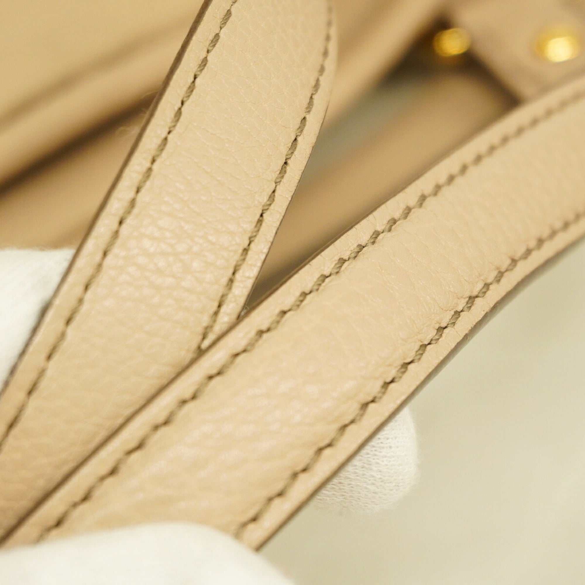 Louis Vuitton Sable Handbag (Pre-Owned)
