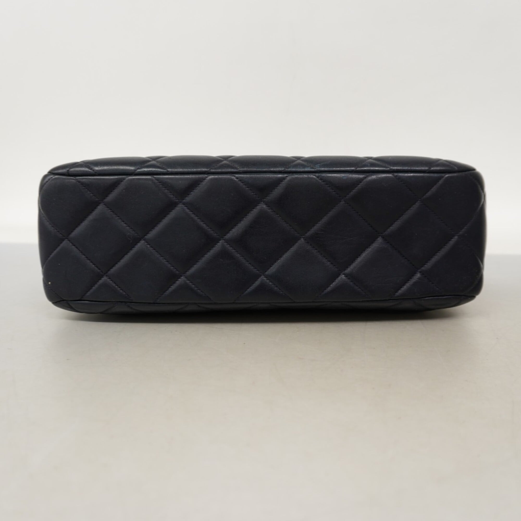 Chanel Black Leather Handbag (Pre-Owned)