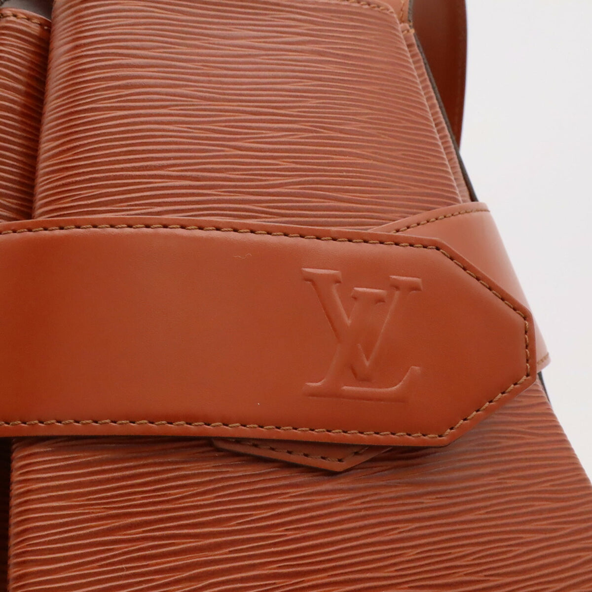 Louis Vuitton Kenyan Brown Epi Leather Pouch Shoulder Bag (Pre-Owned)