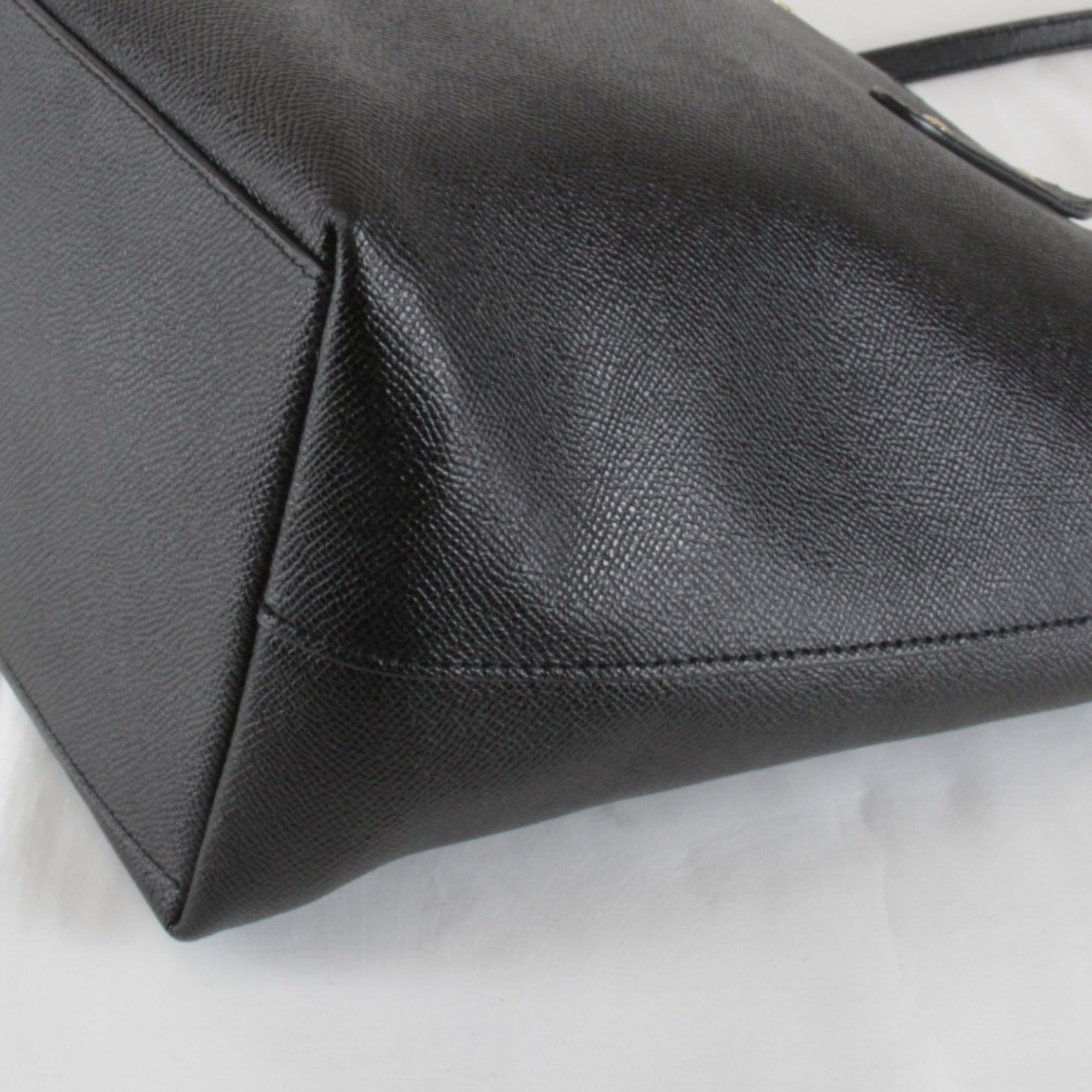 Coach Black Leather Tote Bag (Pre-Owned)