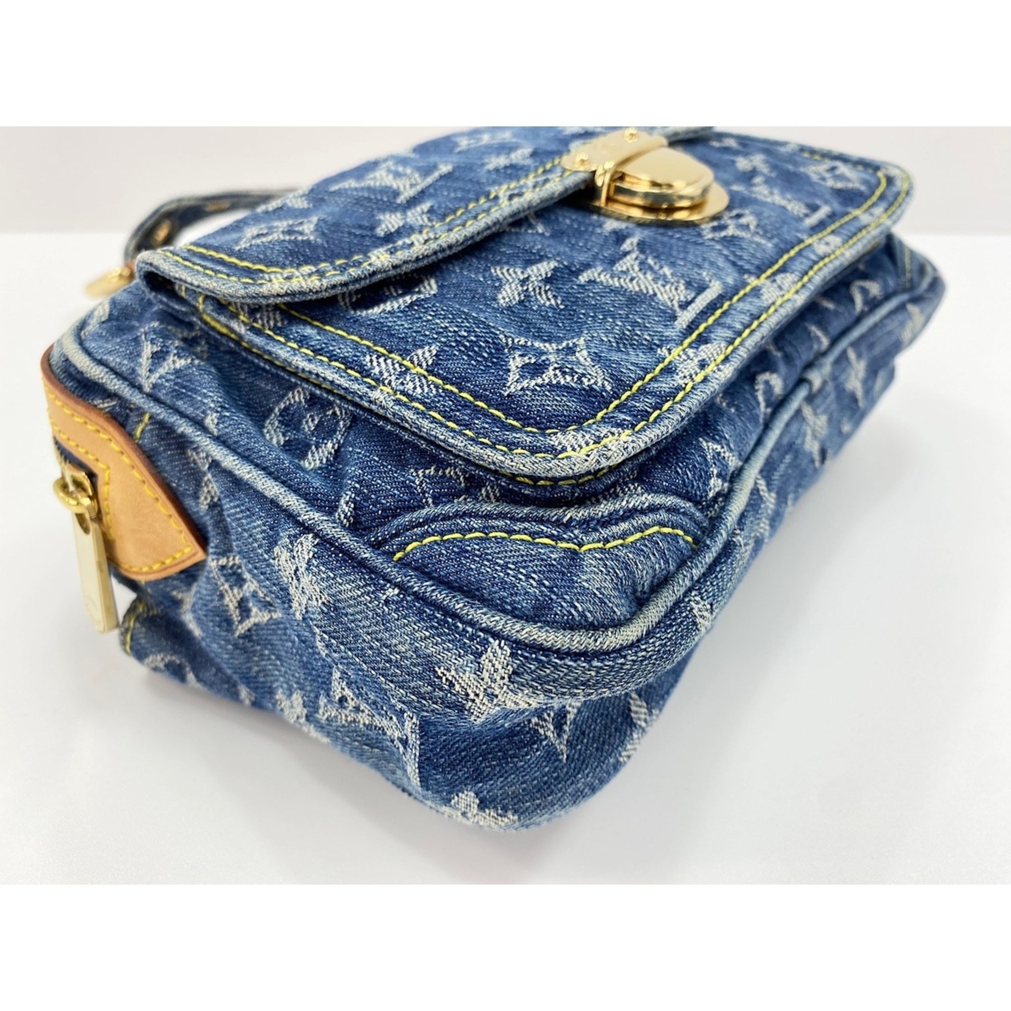 Louis Vuitton Blue Monogram Denim Shoulder Bag (Pre-Owned)