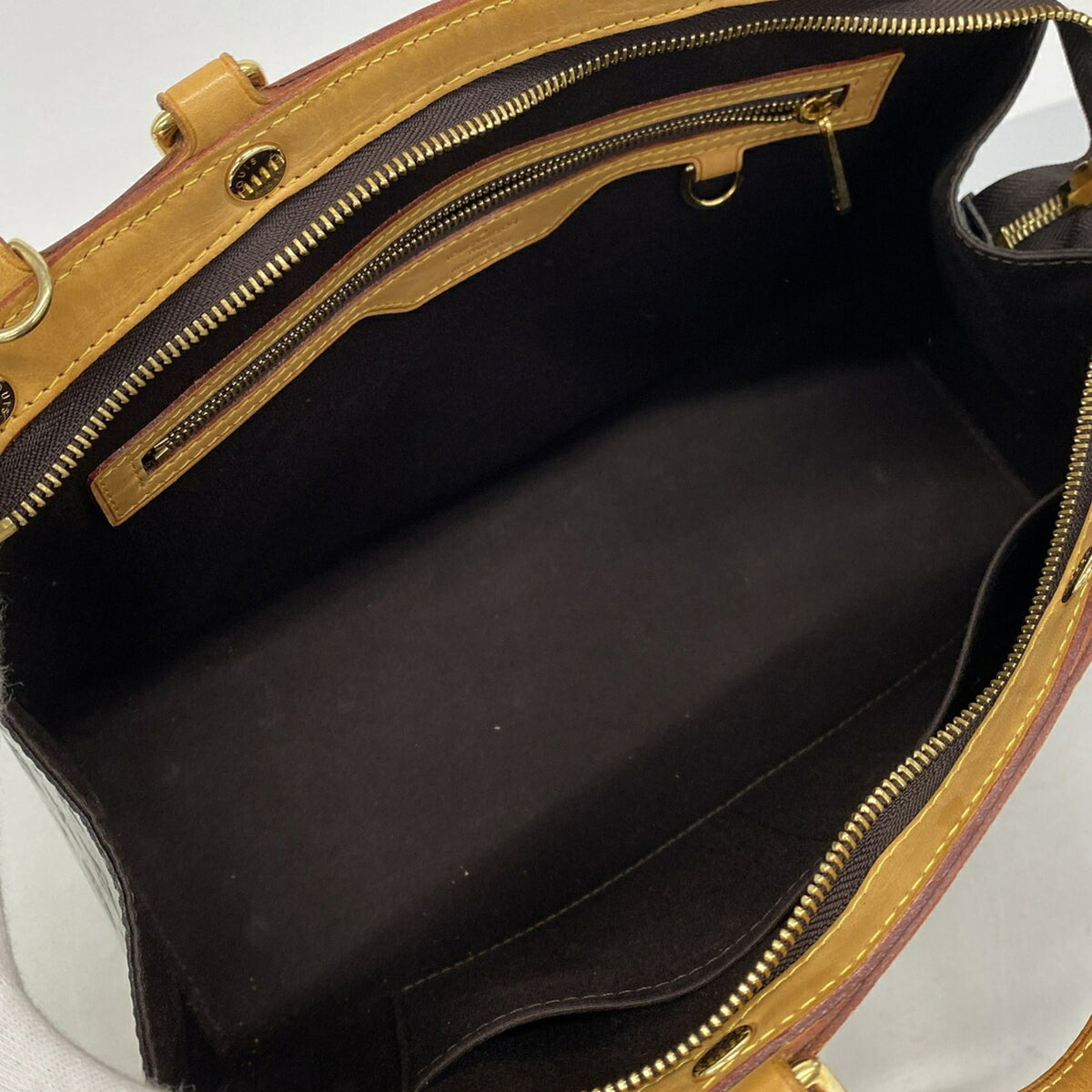 Louis Vuitton Amarante Handbag (Pre-Owned)