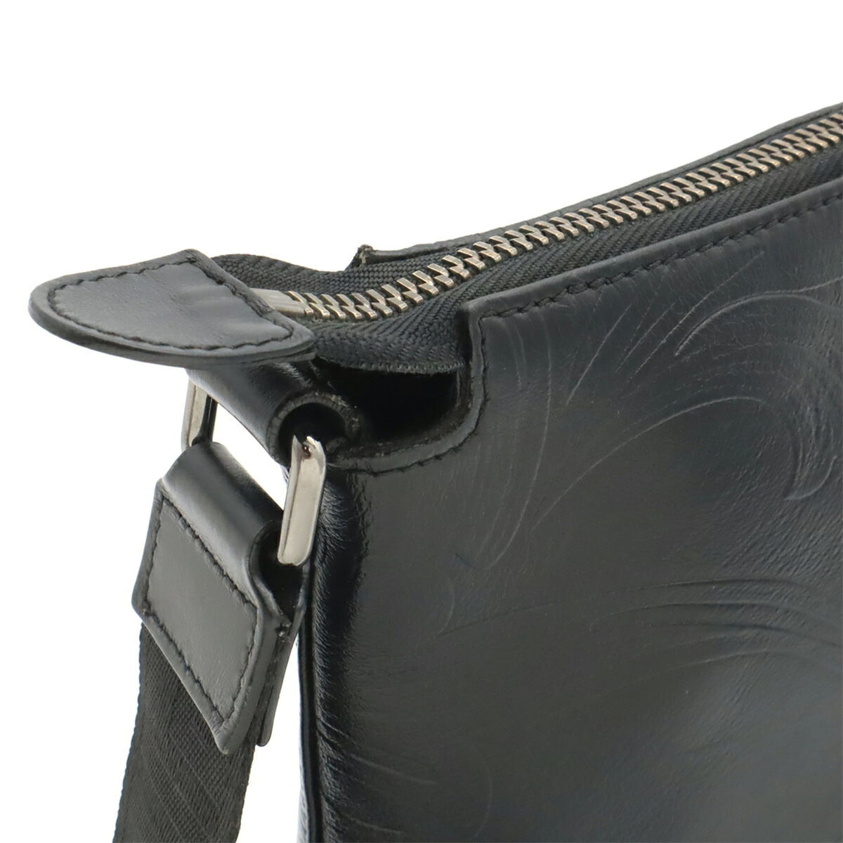 Versace Black Leather Shoulder Bag (Pre-Owned)