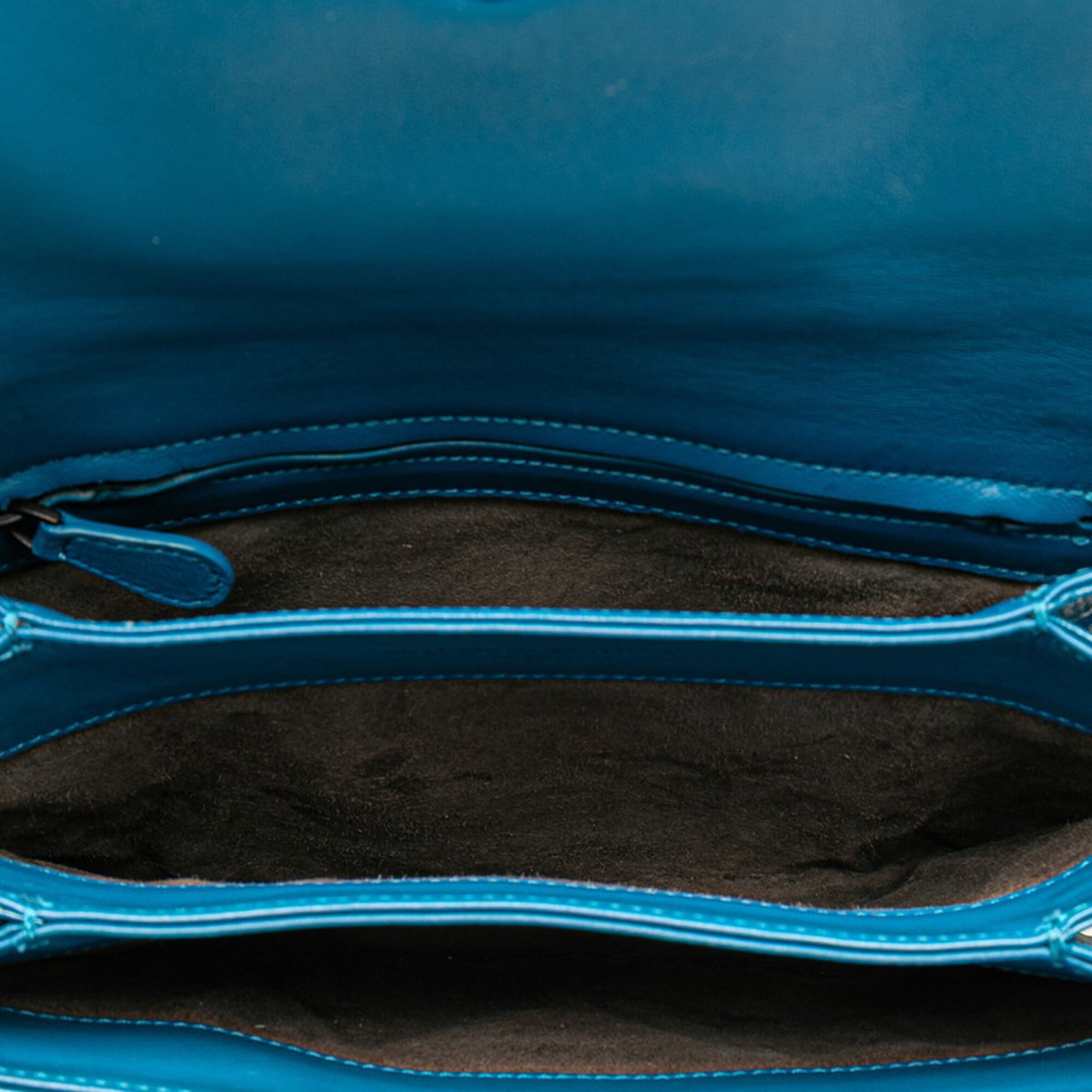 Bottega Veneta Intrecciato Blue Leather Shoulder Bag (Pre-Owned)