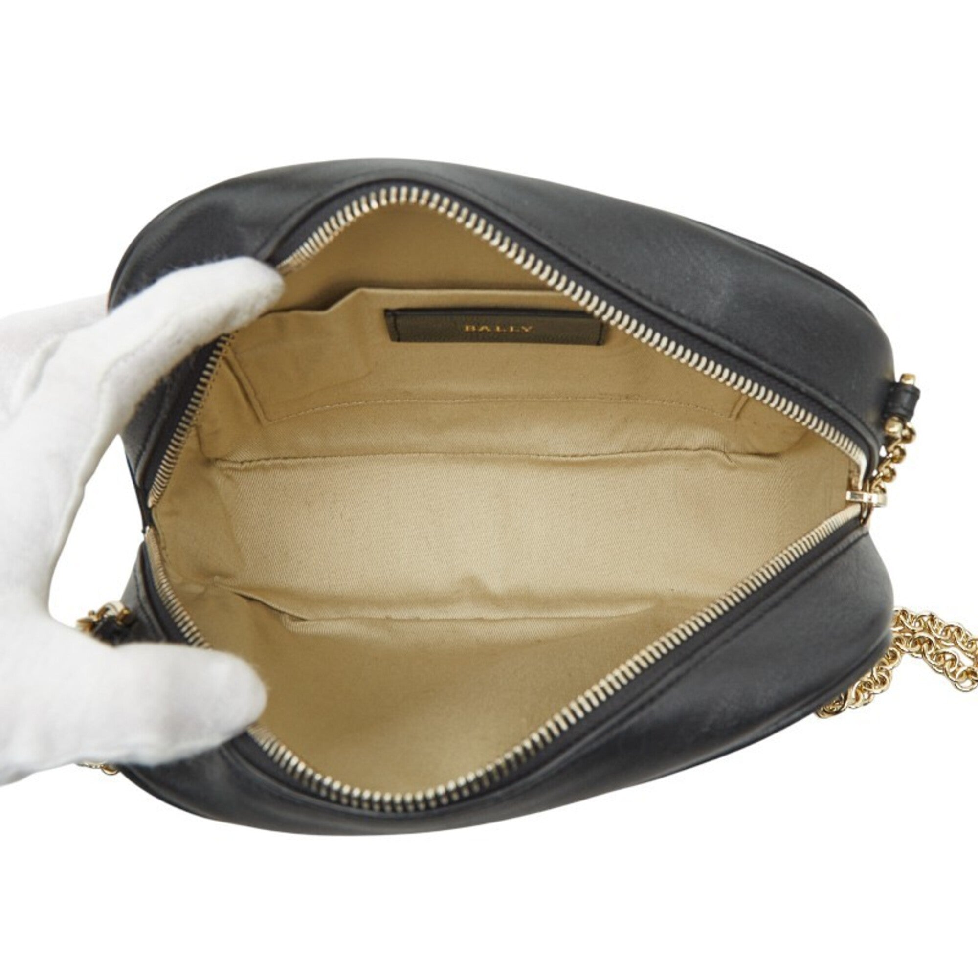 Bally Black Leather Shoulder Bag (Pre-Owned)