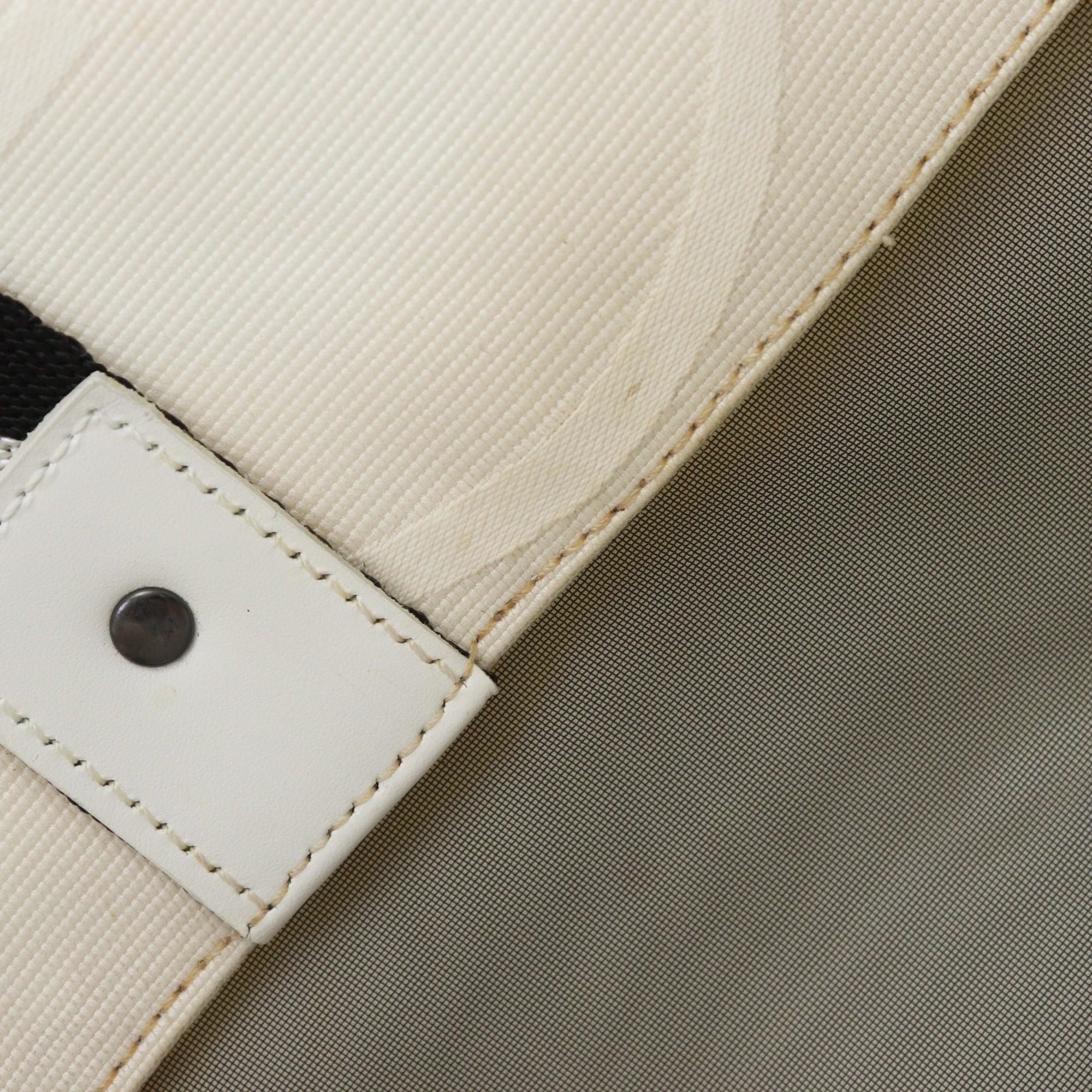 Gucci White Canvas Tote Bag (Pre-Owned)