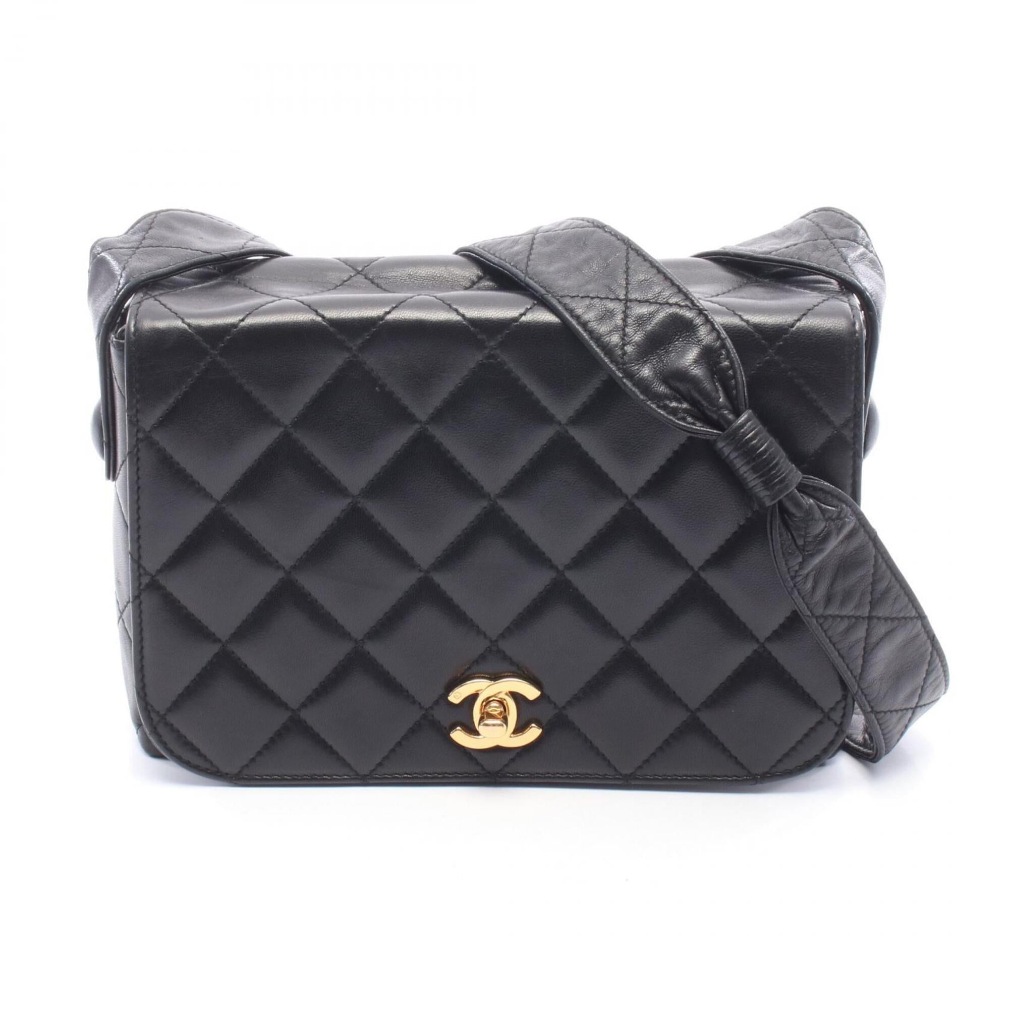 Chanel Black Leather Handbag Shoulder Bag (Pre-Owned)
