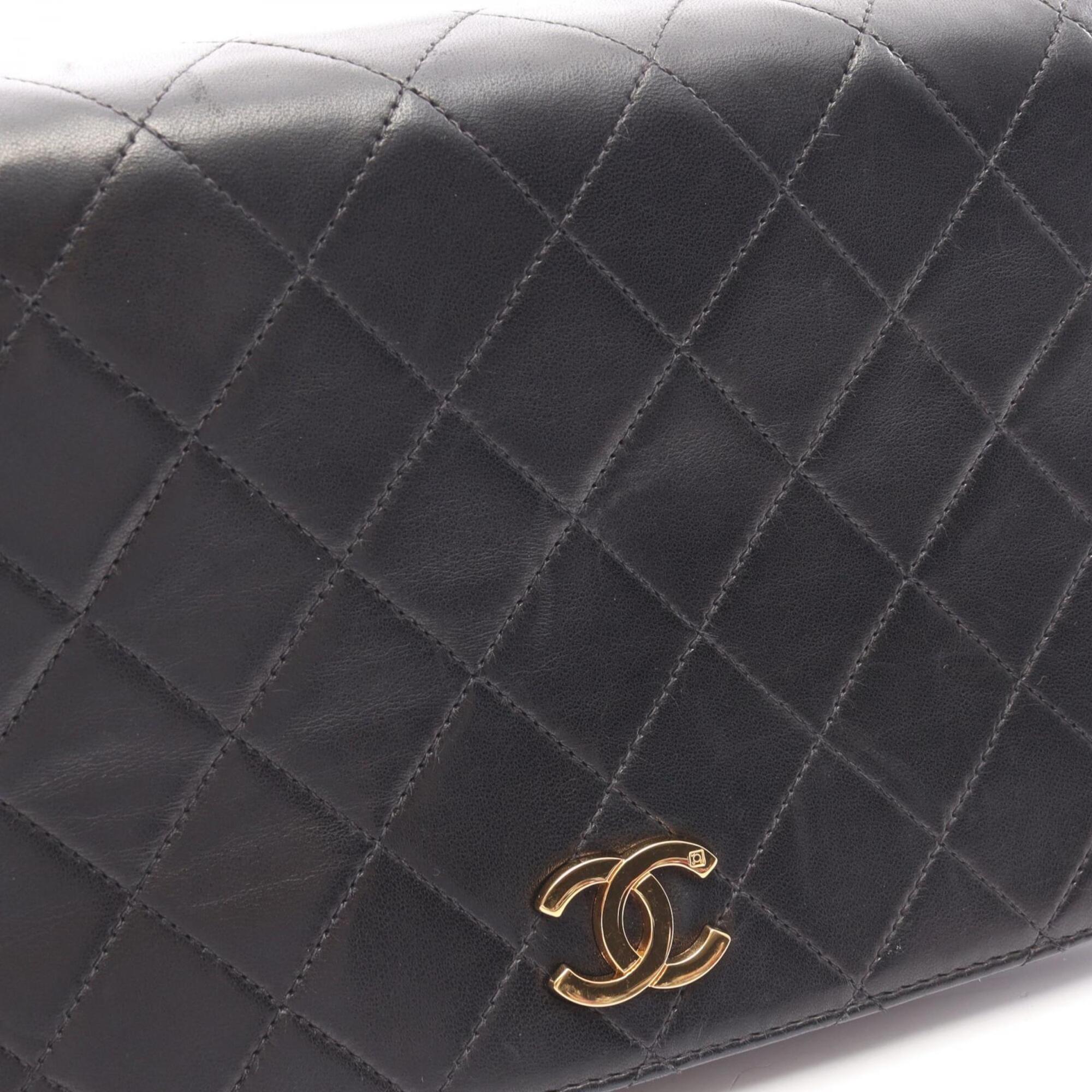 Chanel Black Leather Handbag Shoulder Bag (Pre-Owned)