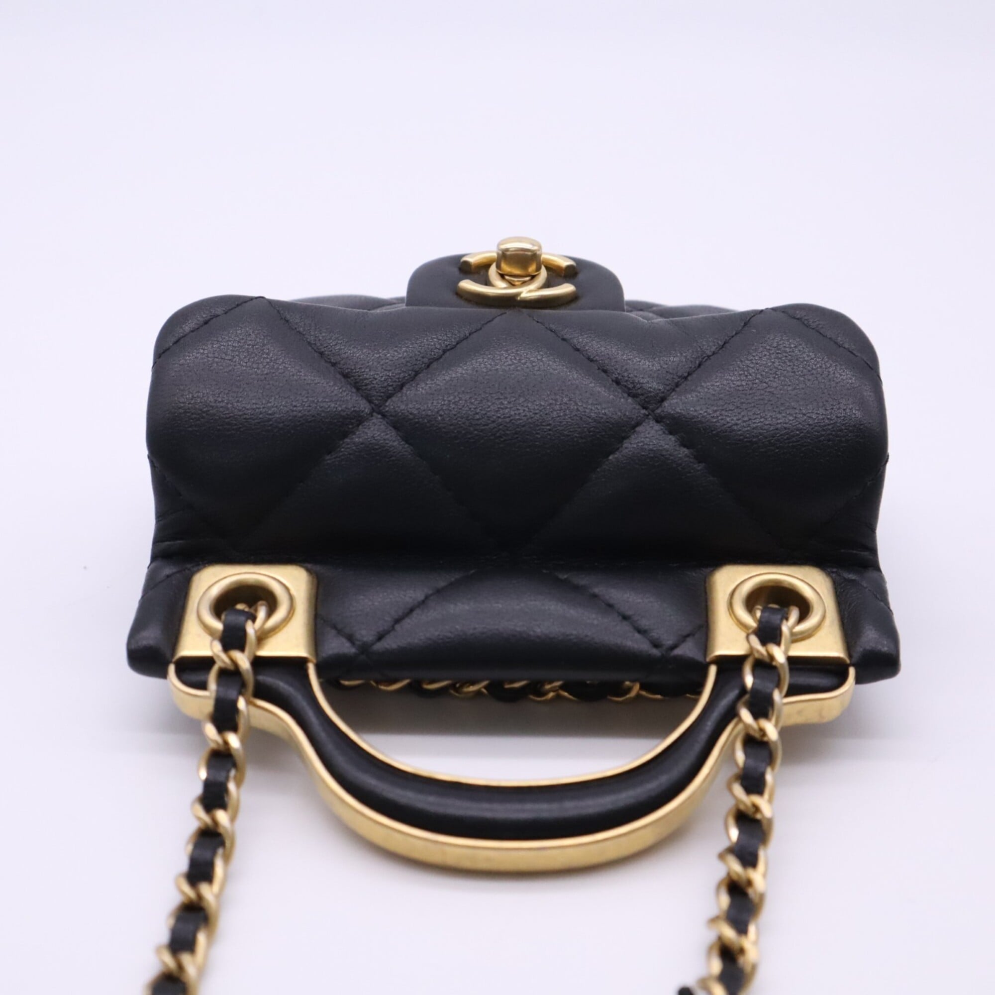 Chanel Matelasse Black Leather Chain/Shoulder Wallet (Pre-Owned)