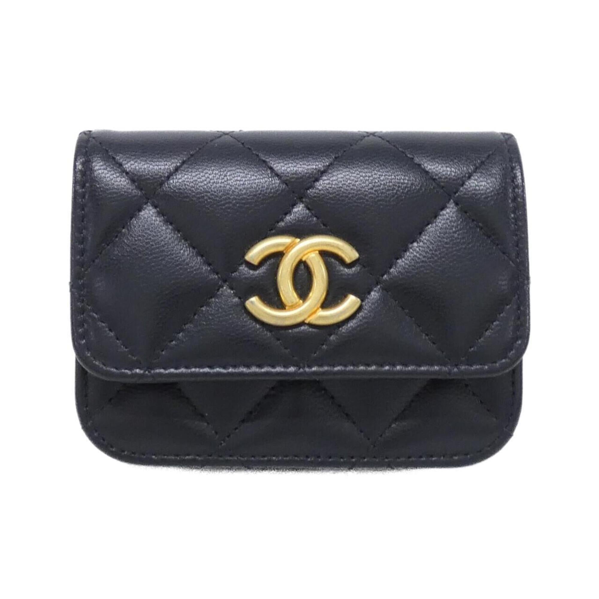 Chanel Black Leather Fanny Pack (Pre-Owned)