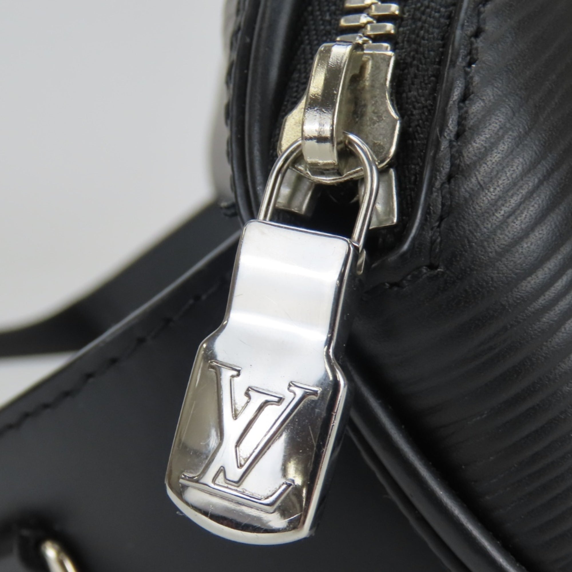 Louis Vuitton Black Noir Yellow Epi Leather Sling Bag (Pre-Owned)