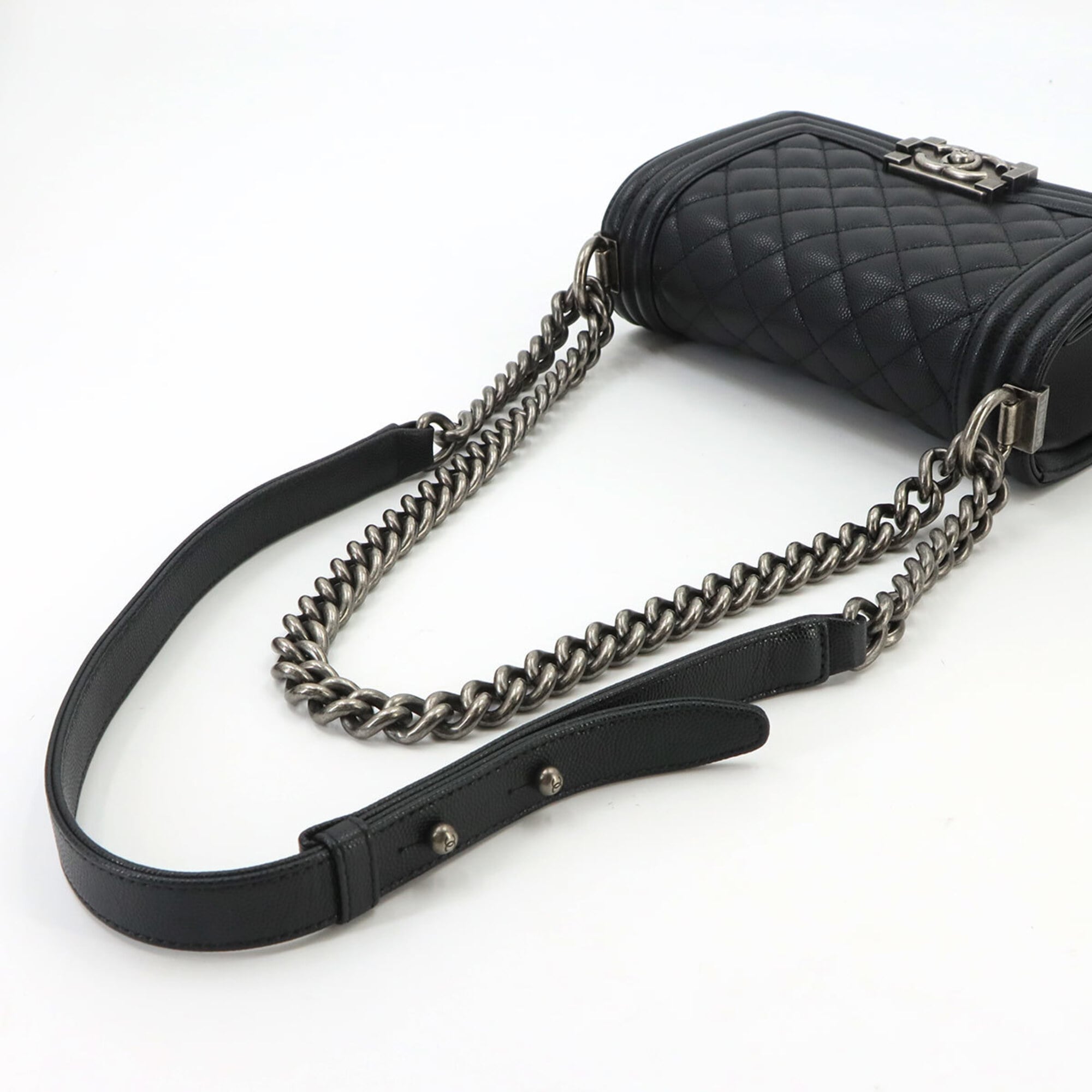 Chanel Black Grained Calfskin Handbag Shoulder Bag (Pre-Owned)