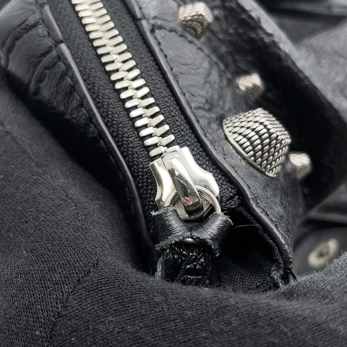 Balenciaga Black Leather Handbag Pouch Shoulder Bag (Pre-Owned)