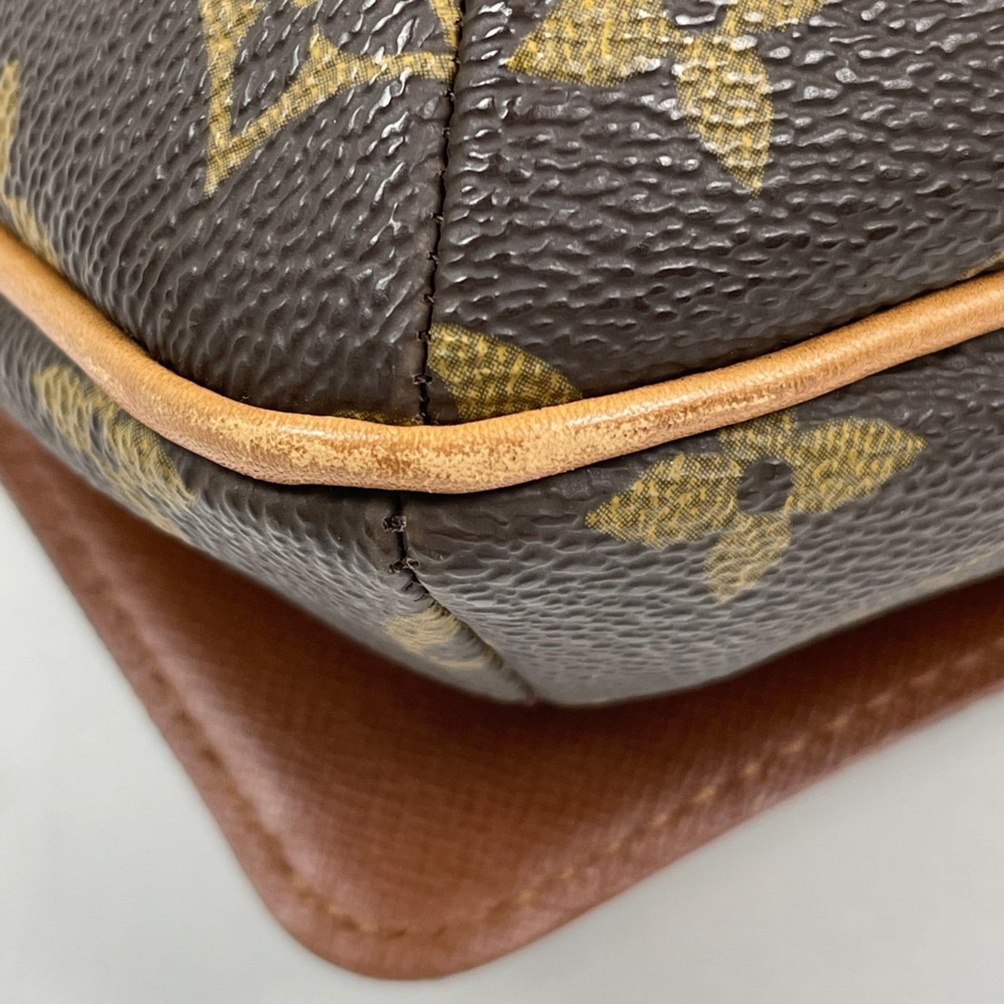 Louis Vuitton Brown Monogram Monogram Shoulder Bag (Pre-Owned)