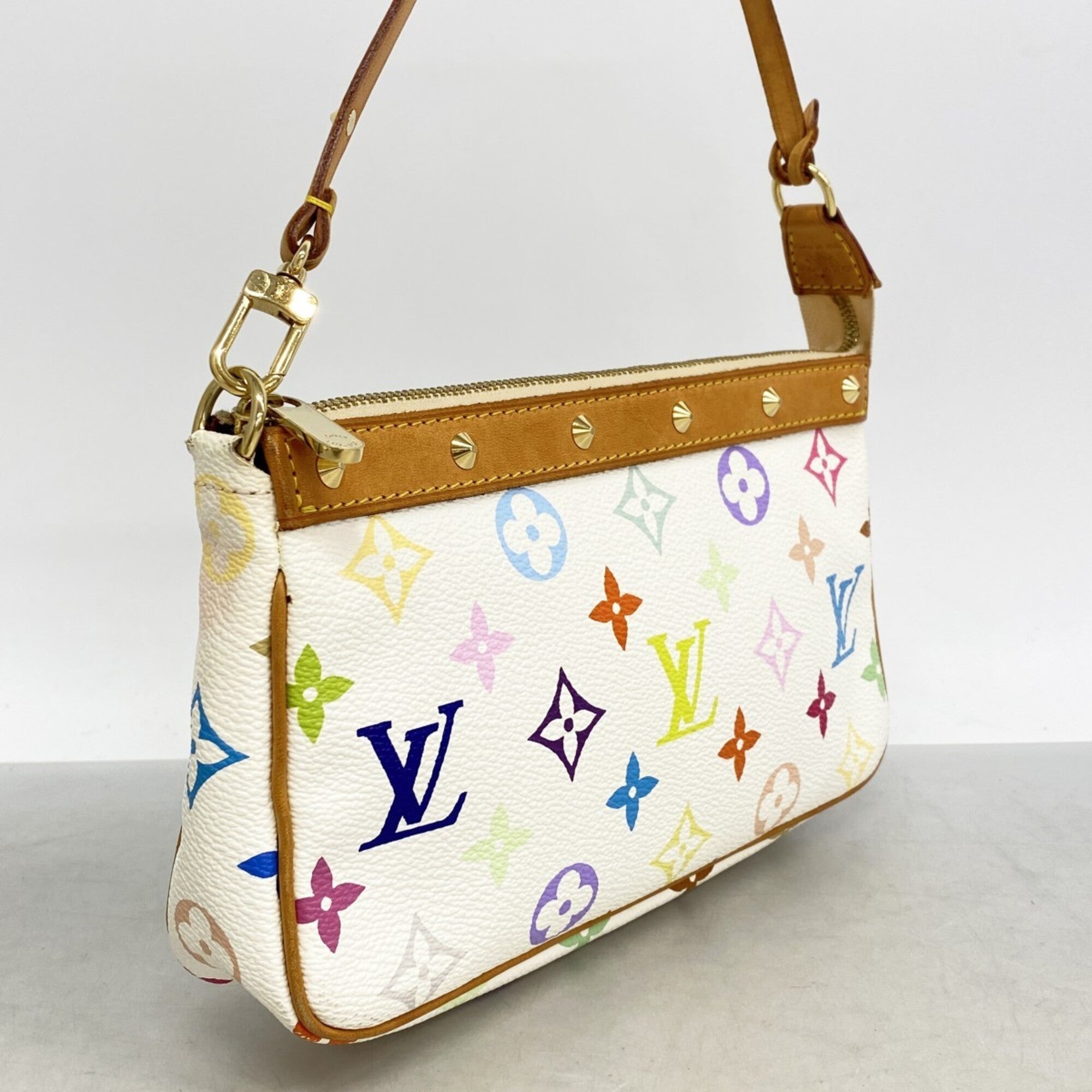 Louis Vuitton Blanc Pouch (Pre-Owned)