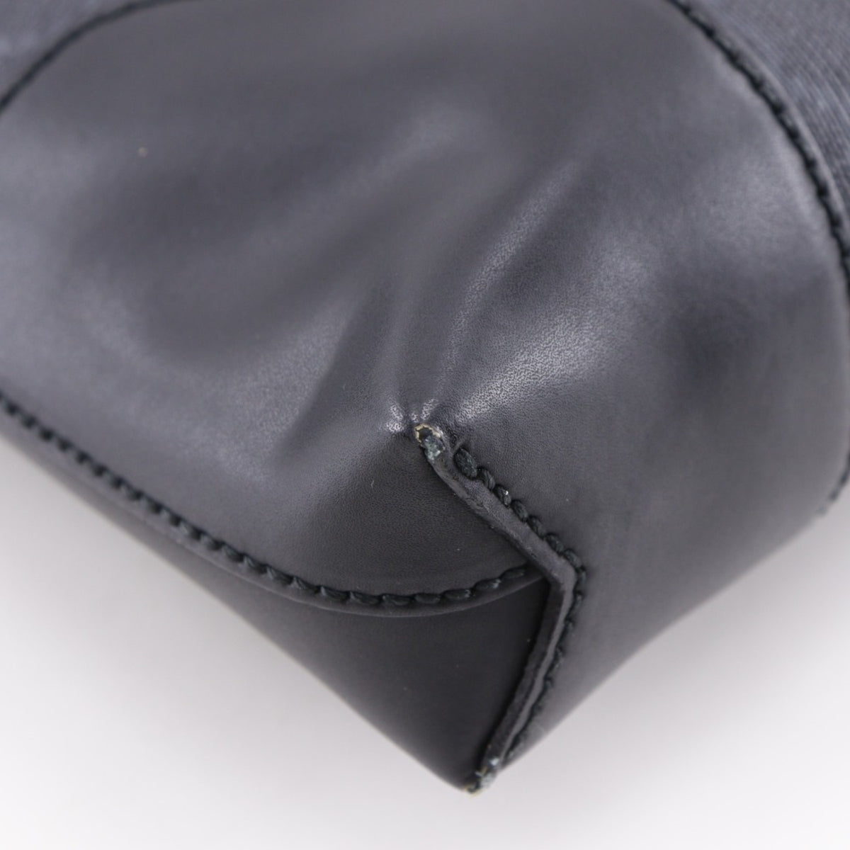 Gucci Black Gg Supreme Messenger Bag Shoulder Bag (Pre-Owned)