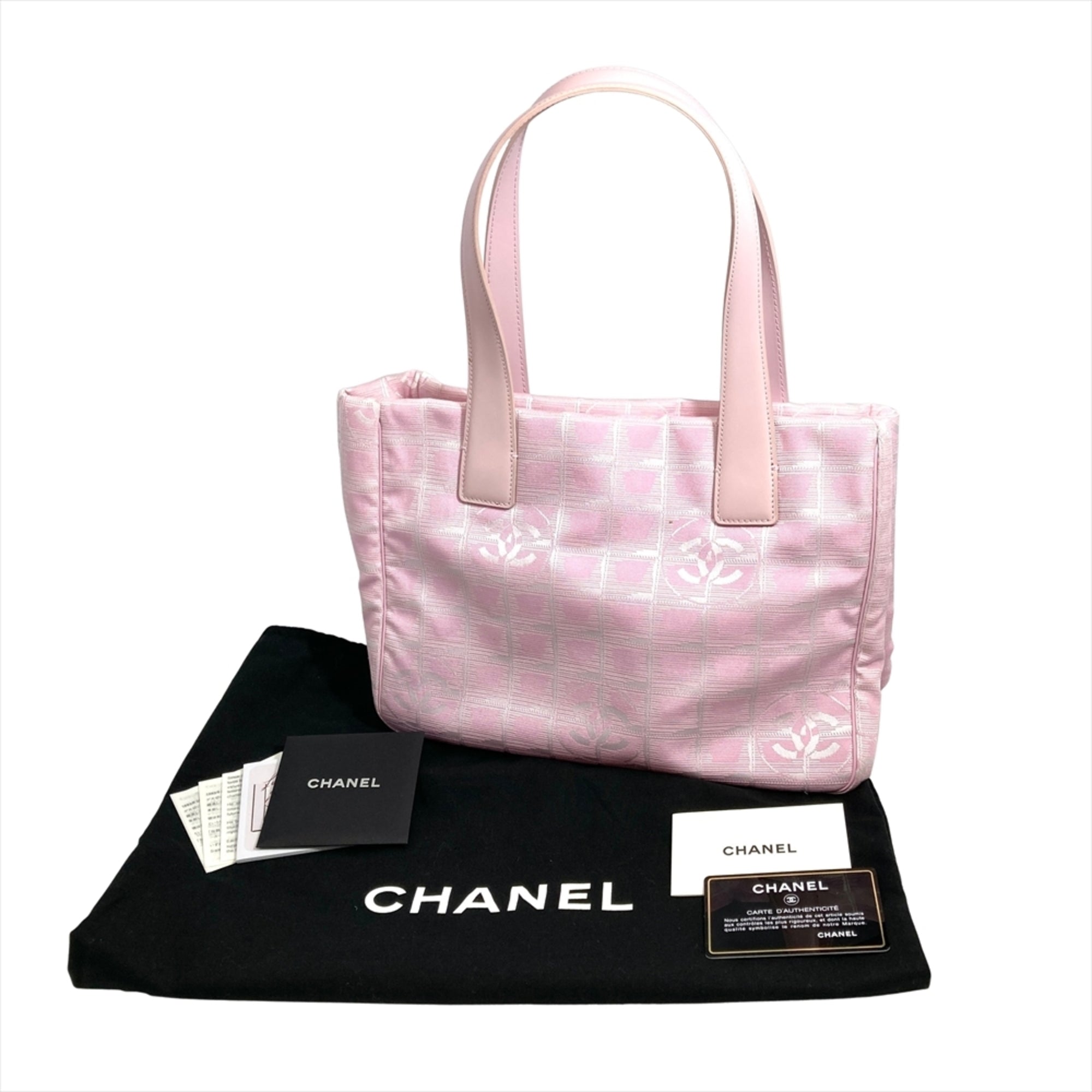 Chanel Pink Nylon Tote Bag (Pre-Owned)