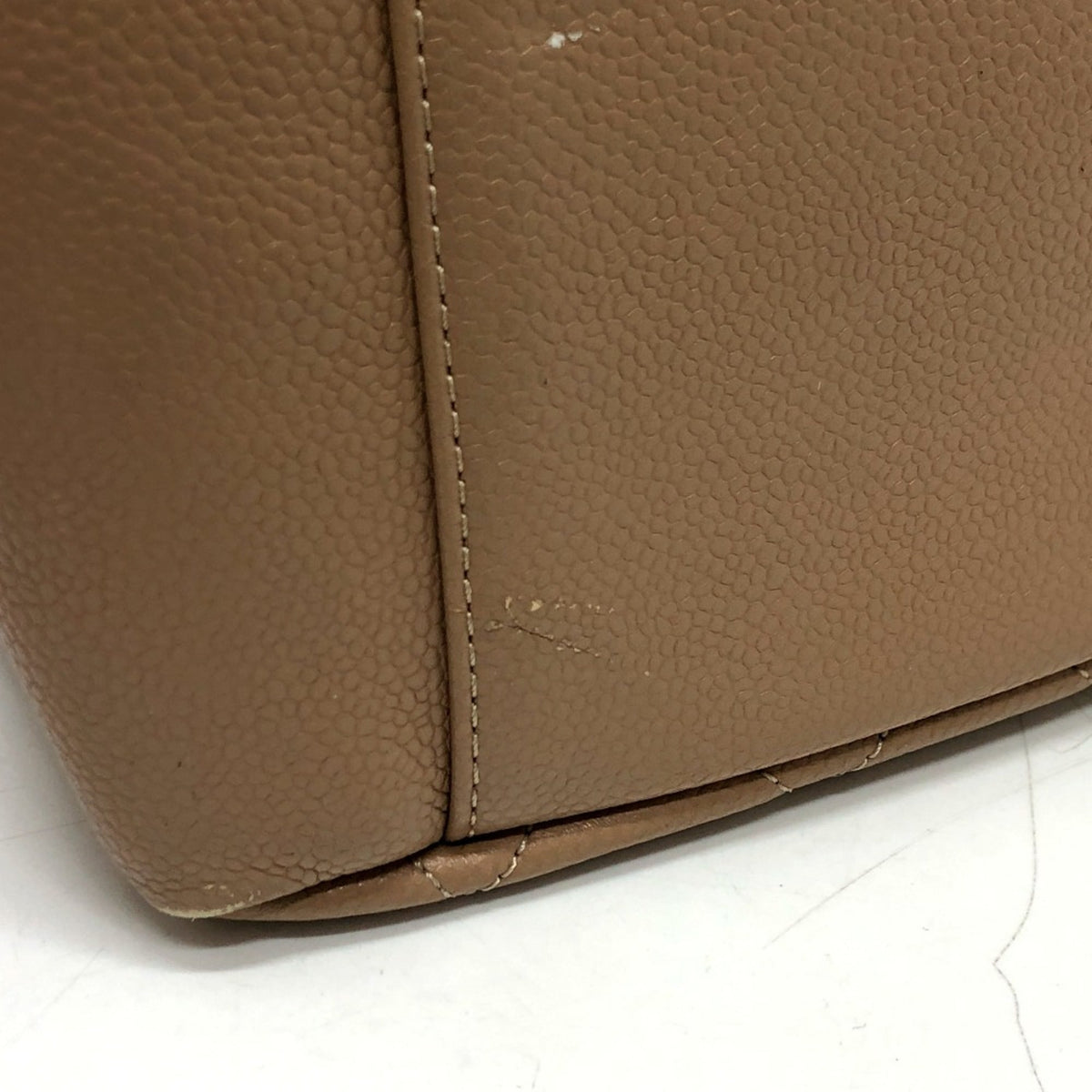 Chanel Beige Leather Shoulder Bag (Pre-Owned)