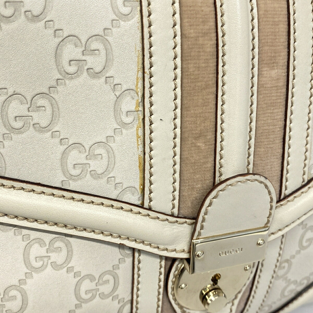 Gucci Ivory Leather Shoulder Bag (Pre-Owned)