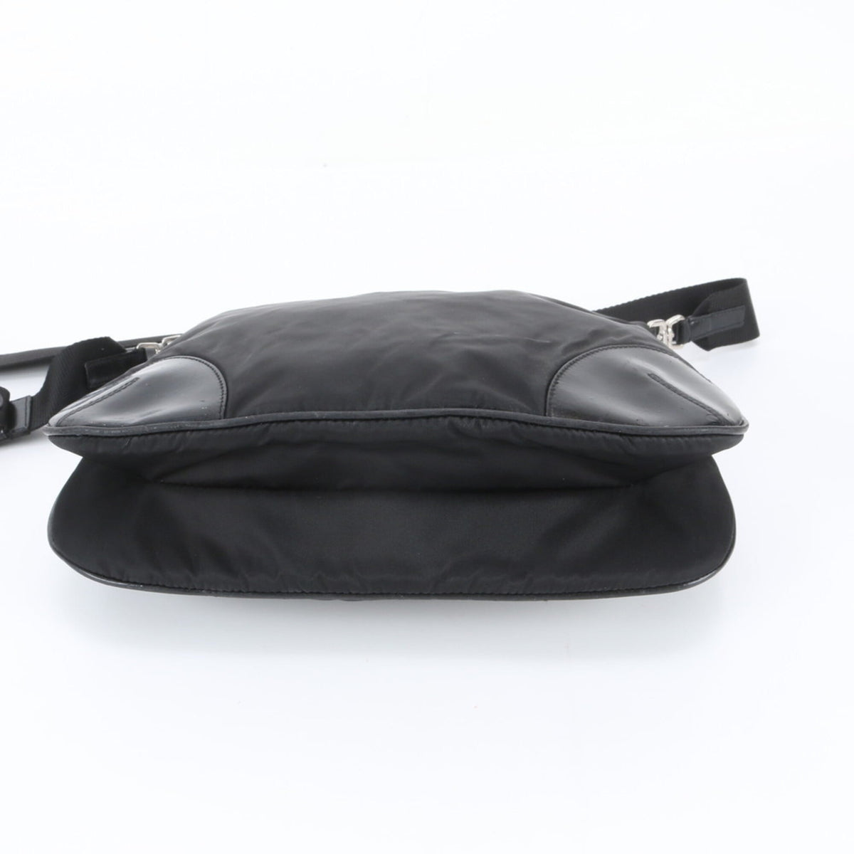 Prada Black Leather Nylon Messenger Bag Shoulder Bag (Pre-Owned)