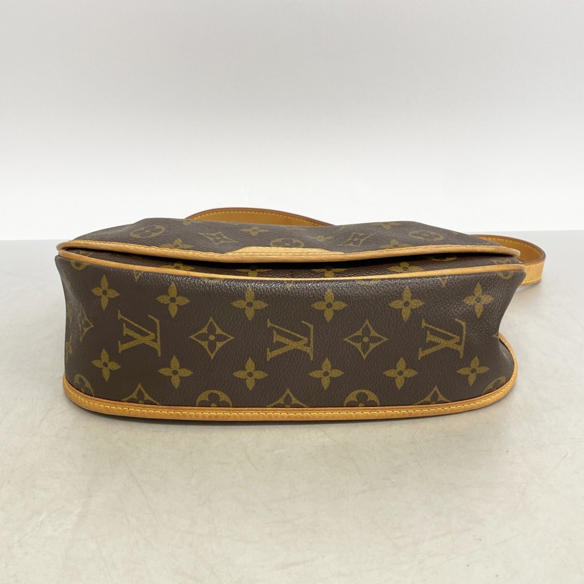 Louis Vuitton Brown Shoulder Bag (Pre-Owned)