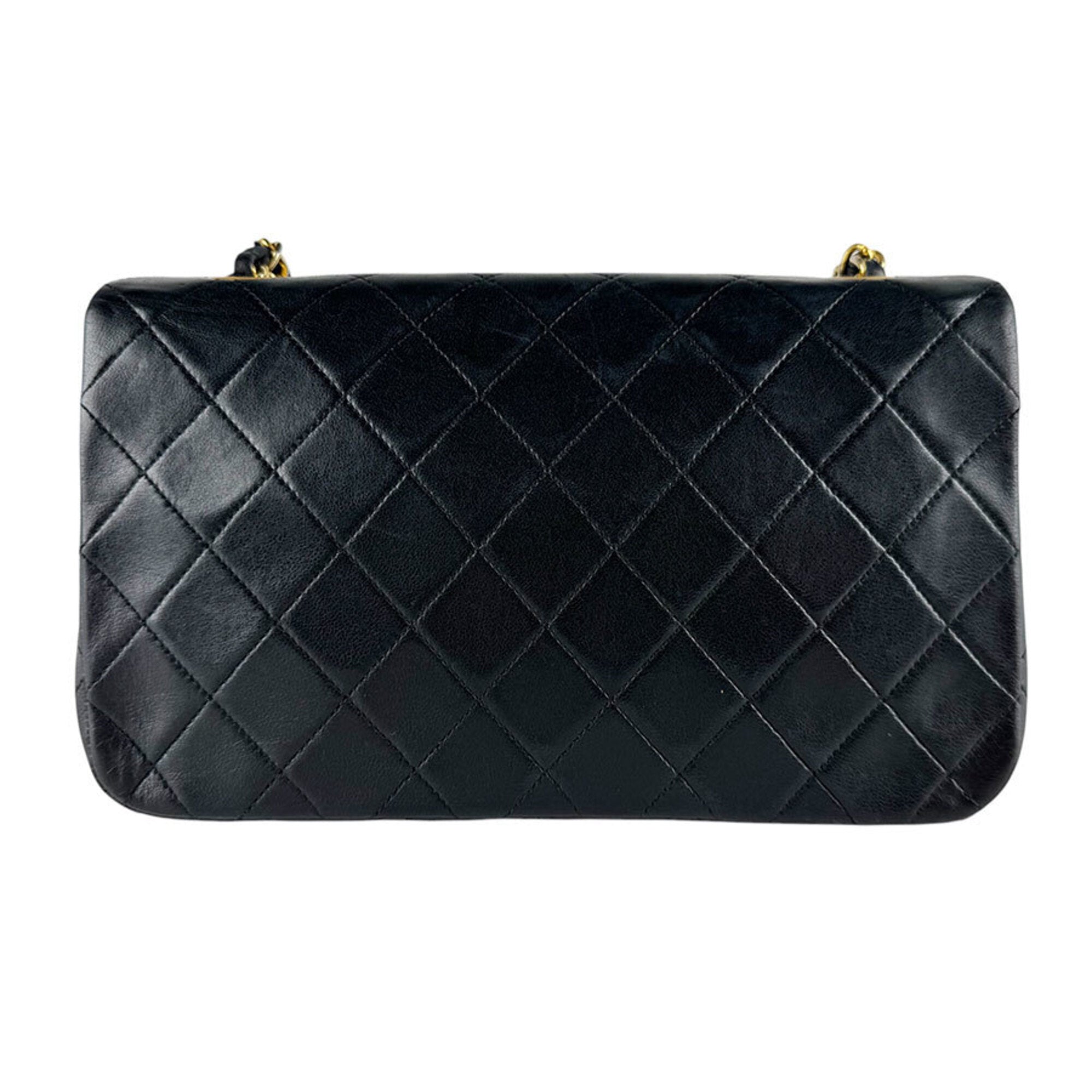 Chanel Black Leather Shoulder Bag (Pre-Owned)