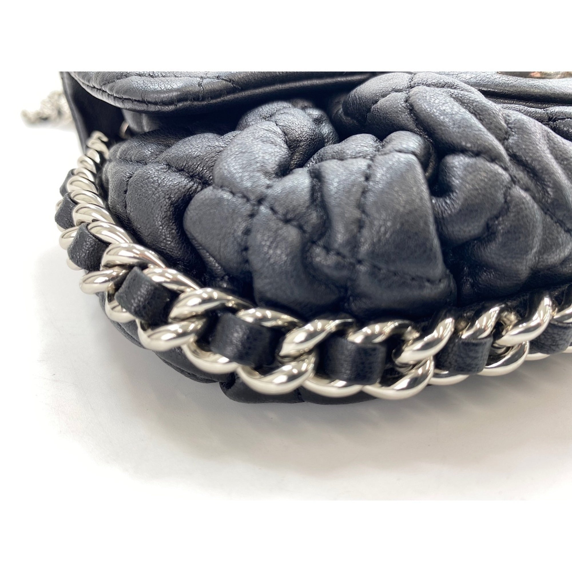 Chanel Black Shoulder Bag (Pre-Owned)