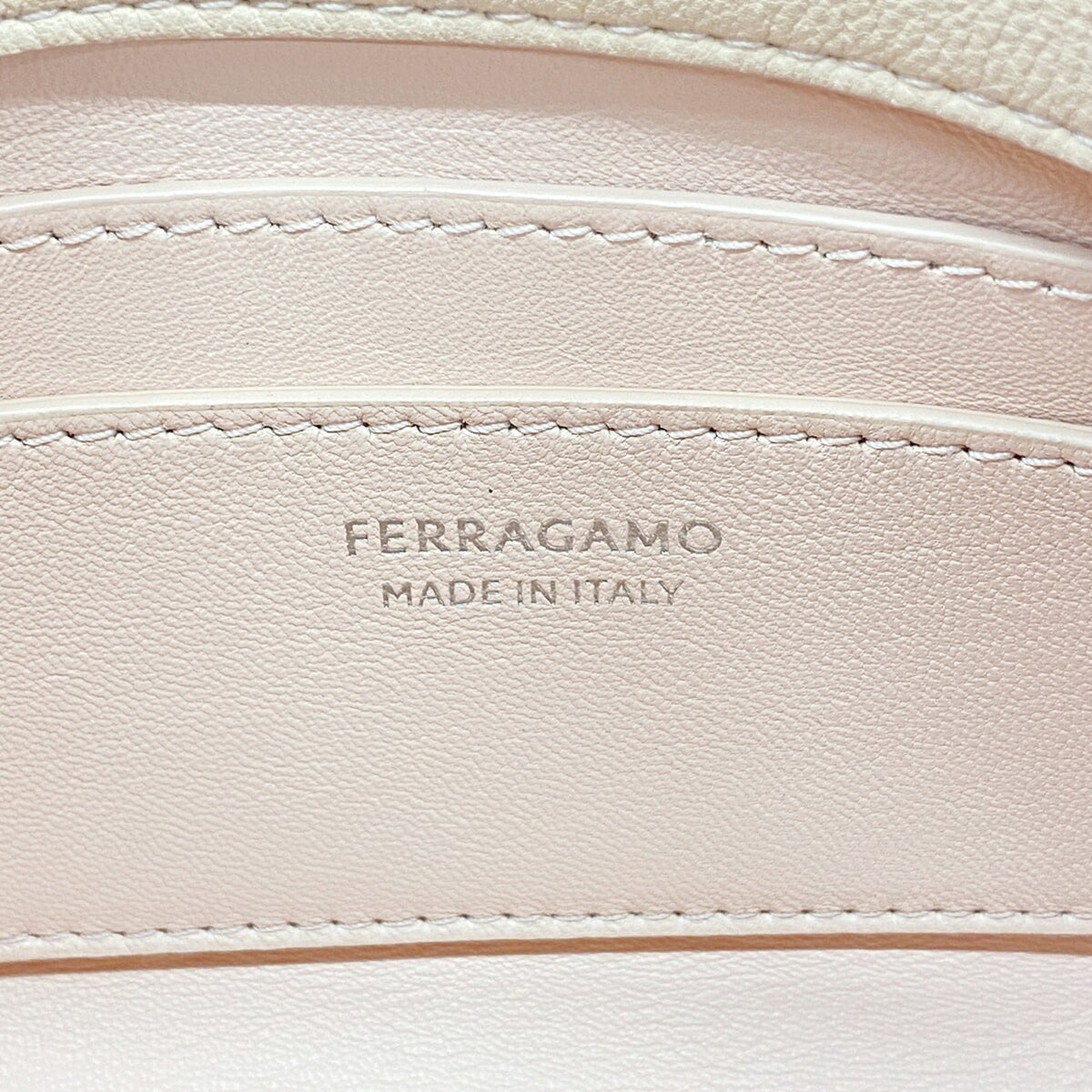 Salvatore Ferragamo Pink Leather Shoulder Bag (Pre-Owned)