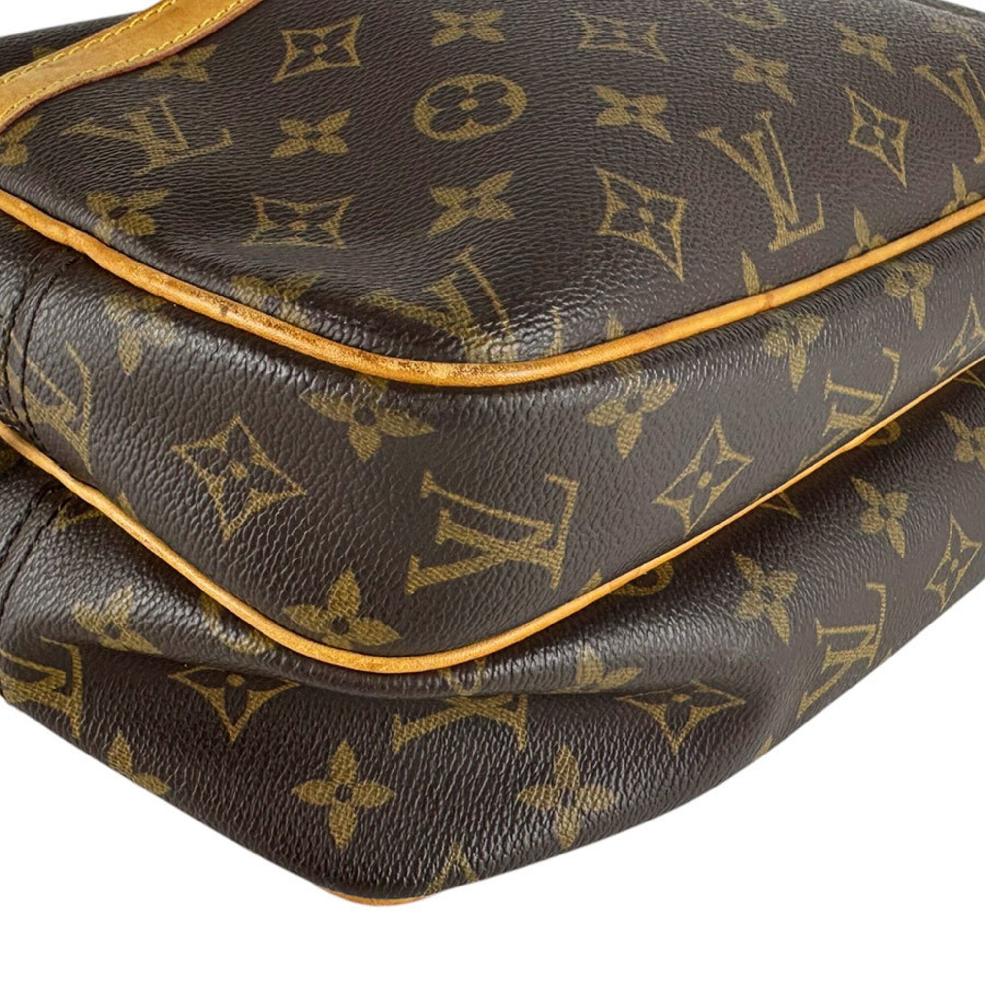 Louis Vuitton Brown Monogram Monogram Shoulder Bag (Pre-Owned)