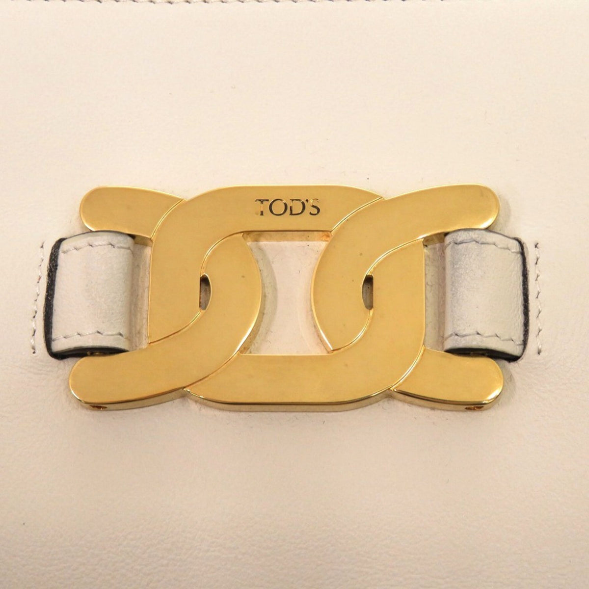 Tod's Ivory Leather Metal Leather Pouch (Pre-Owned)