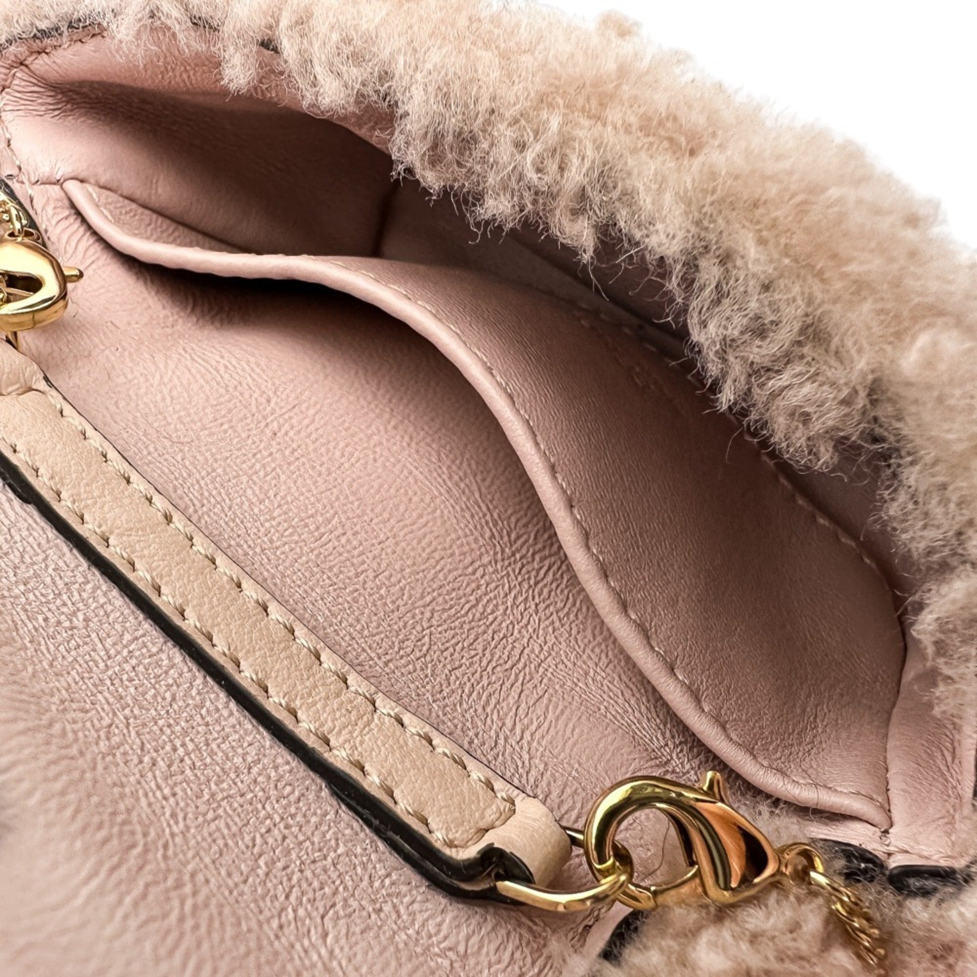 Fendi Baguette Pink Beige Fur Shoulder Bag (Pre-Owned)