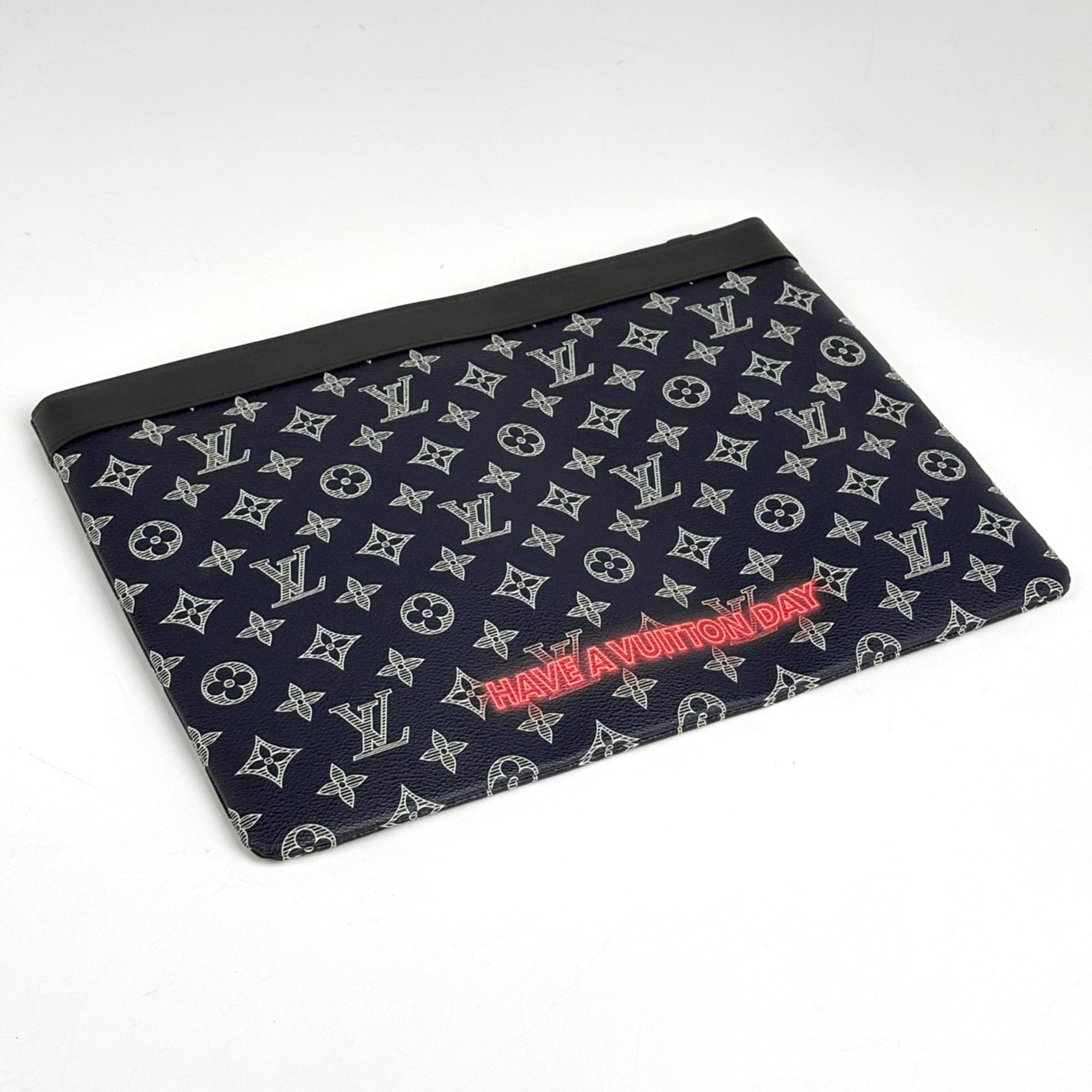 Louis Vuitton Navy Red Color Leather Clutch Bag Pochette (Pre-Owned)