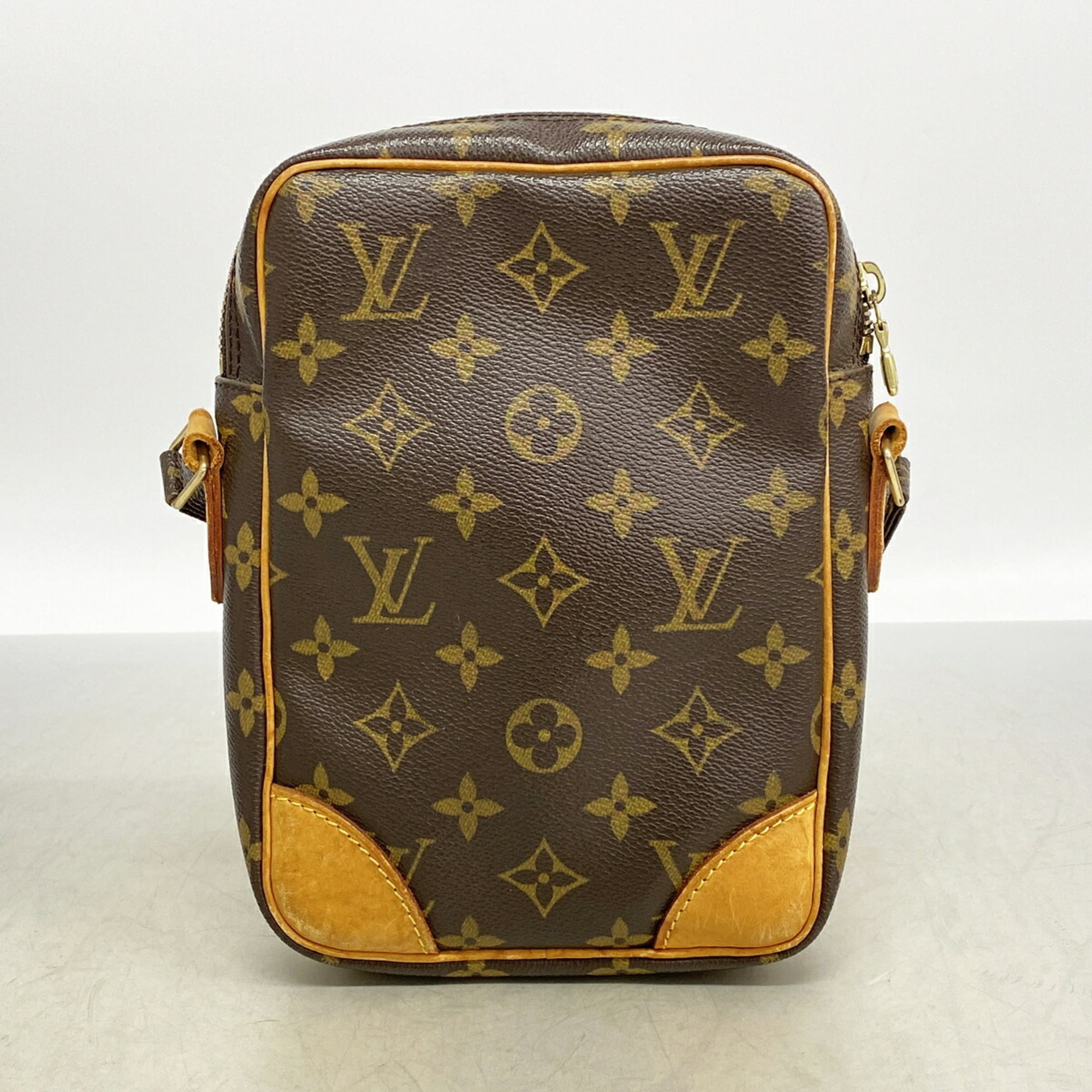 Louis Vuitton Brown Shoulder Bag (Pre-Owned)