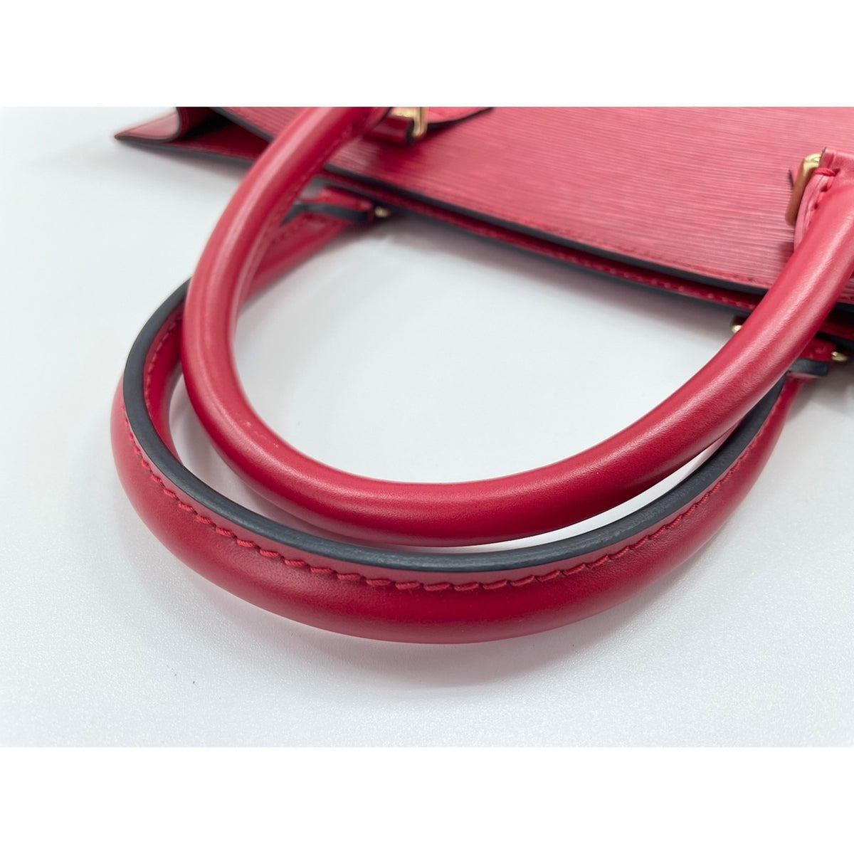 Louis Vuitton Red Color Handbag (Pre-Owned)