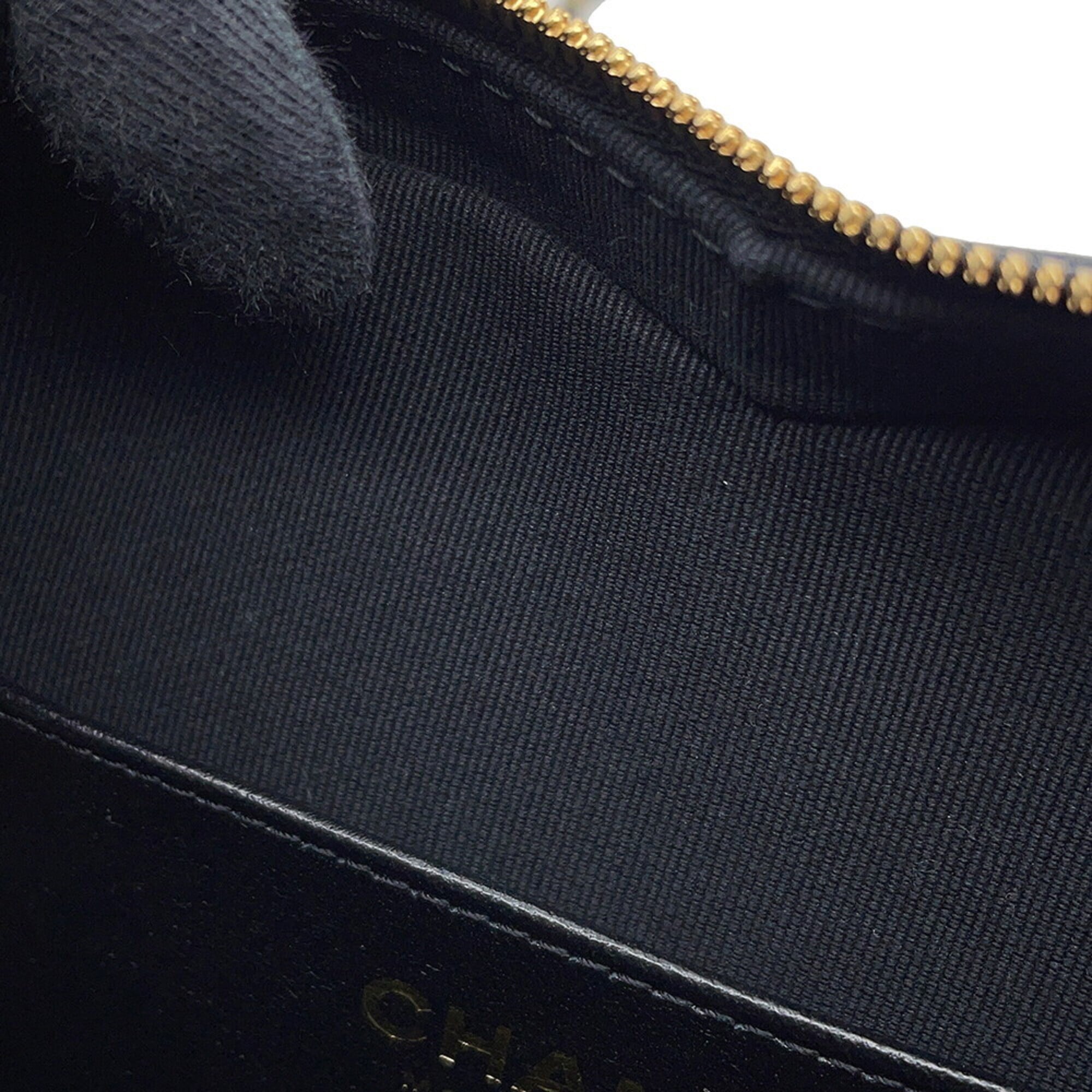 Chanel Matelasse Black Leather Handbag Shoulder Bag (Pre-Owned)